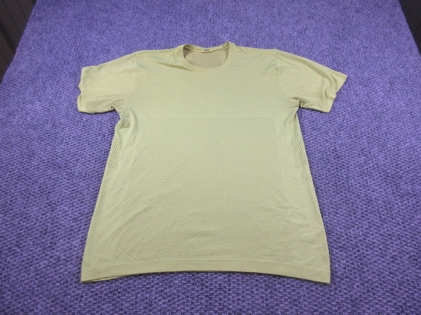 Lululemon Shirt Mens Medium Green Mesh Short Sleeve Athletic Running Tee Gym