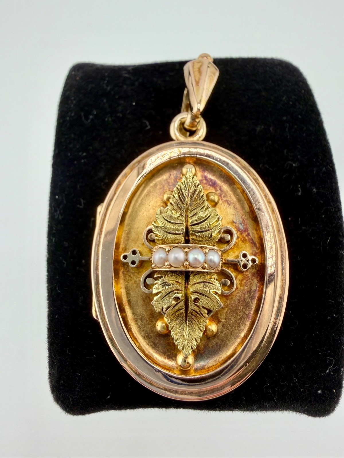 Antique 14K Gold Oval Seed Pearl Locket Victorian Leaf 15.35g Tested 14K