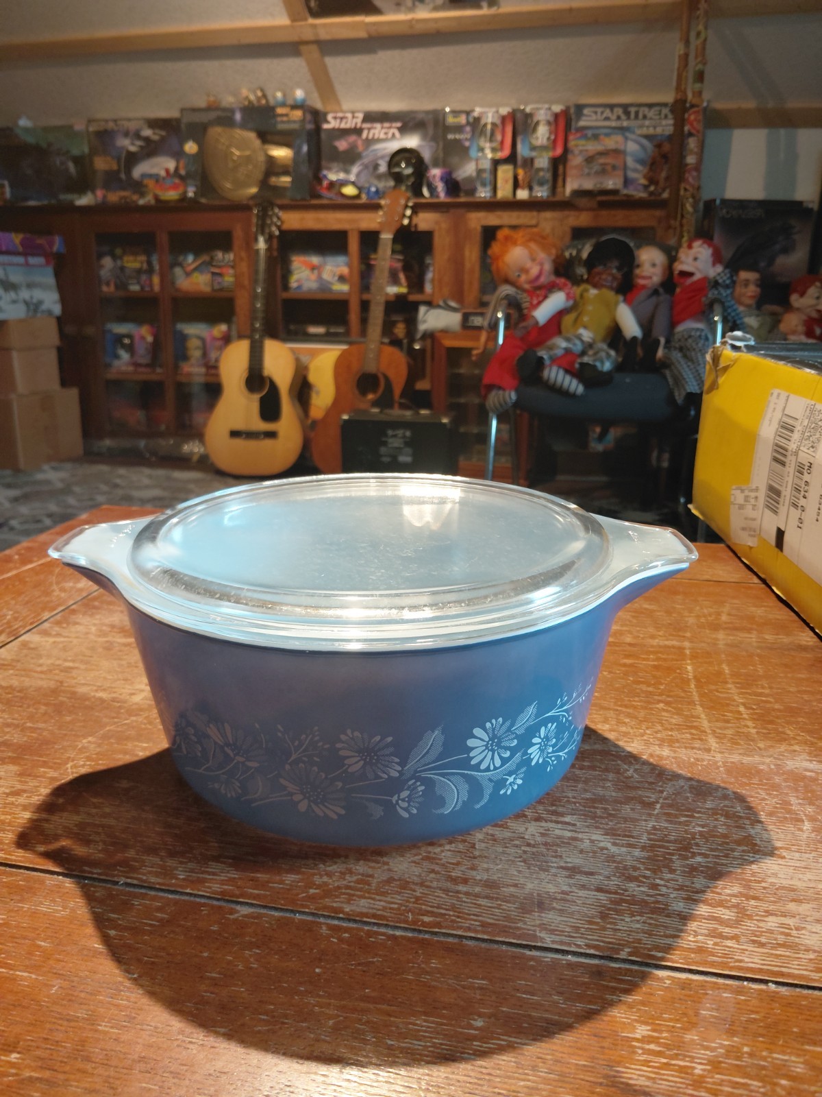 VINTAGE Pyrex Colonial Mist Blue White Daisy 475-B 2.5qt Casserole Dish With Lid VINTAGE Pyrex Colonial Mist Blue White Daisy 475-B 2.5qt Casserole Dish With Lid