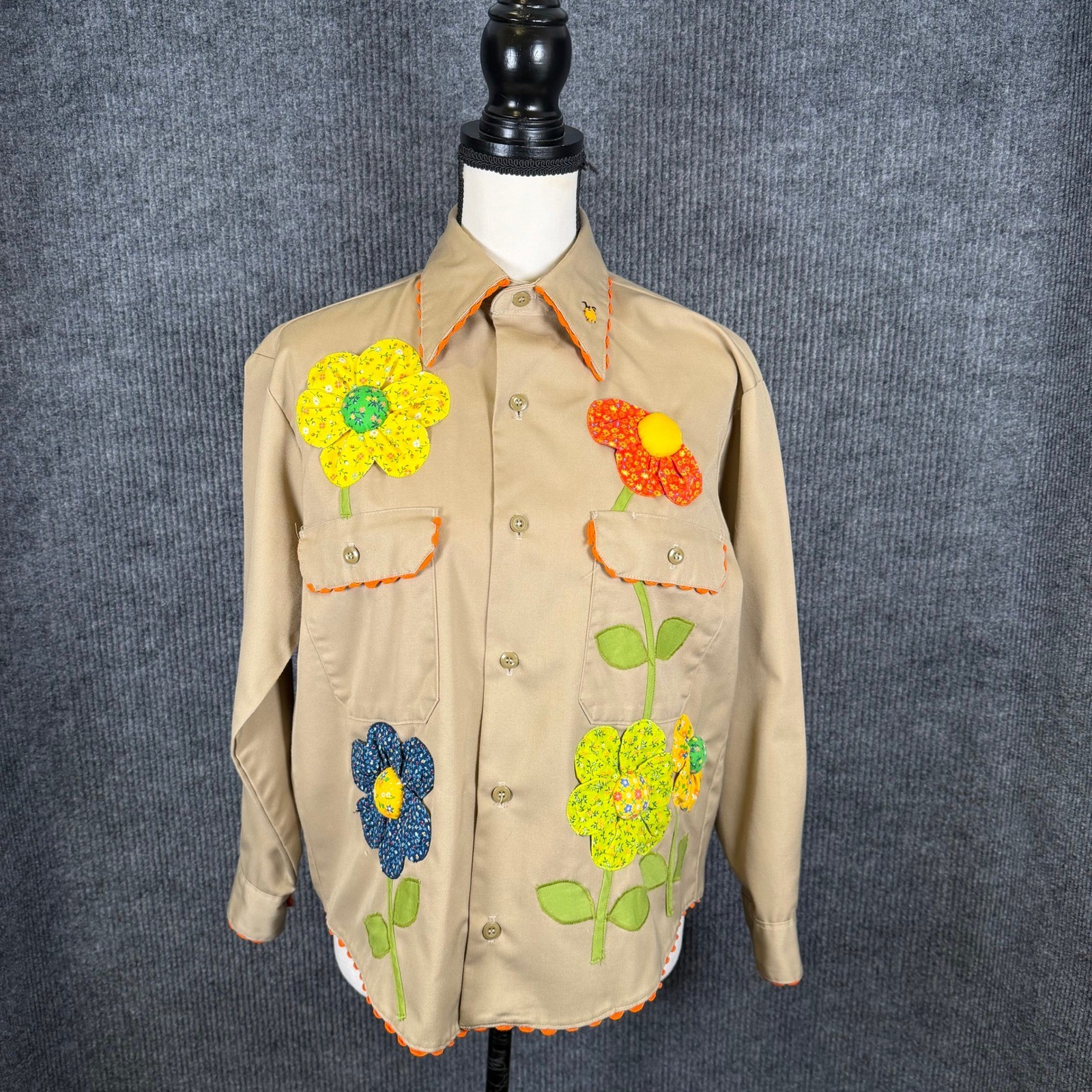 Vintage 70s Flower Applique Shirt Womens M Tan 3D Floral Kidcore OOAK Folk Artsy