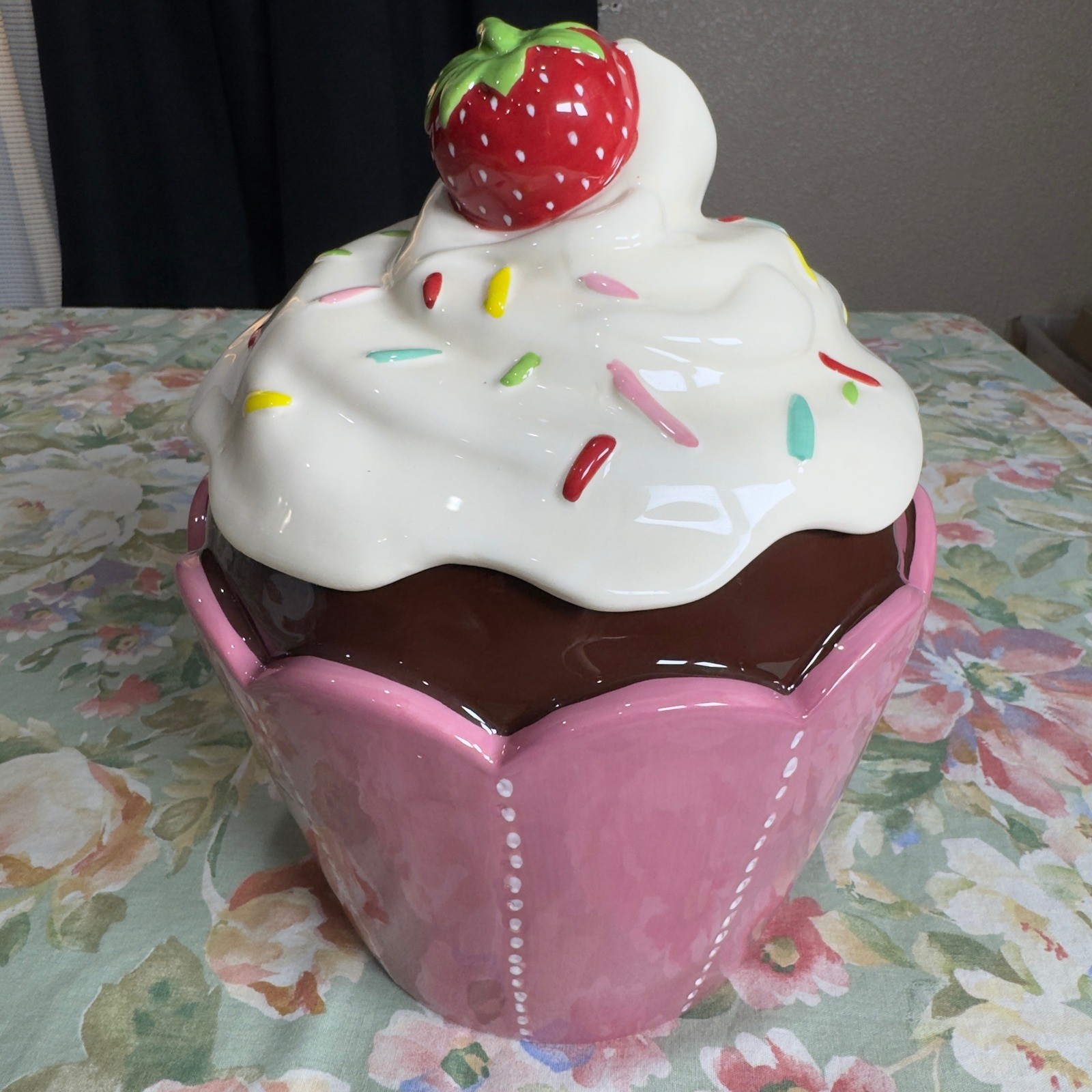 Vintage Pier 1 Imports Strawberry Cupcake Cookie Jar Hand Painted Ceramic EUC Vintage Pier 1 Imports Strawberry Cupcake Cookie Jar Hand Painted Ceramic EUC