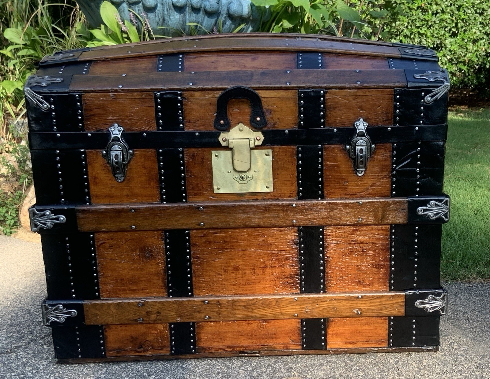Restored Victorian Antique Trunk Leather Handles Interior Tray Steamer Chest