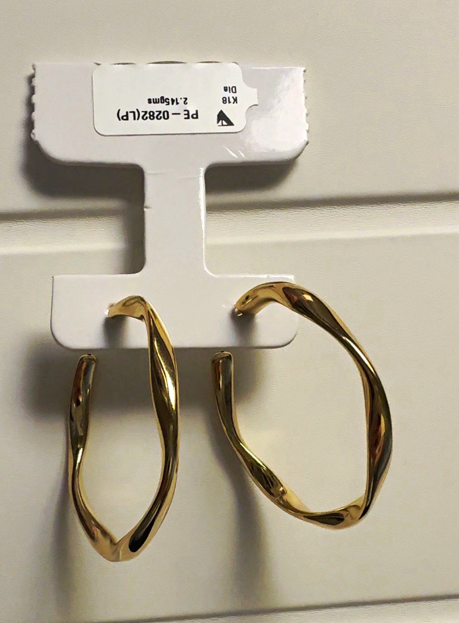 Brand New Solid 18K Japan Gold Twisted Hoop Earrings 40mm Brand New Solid 18K Japan Gold Twisted Hoop Earrings 40mm