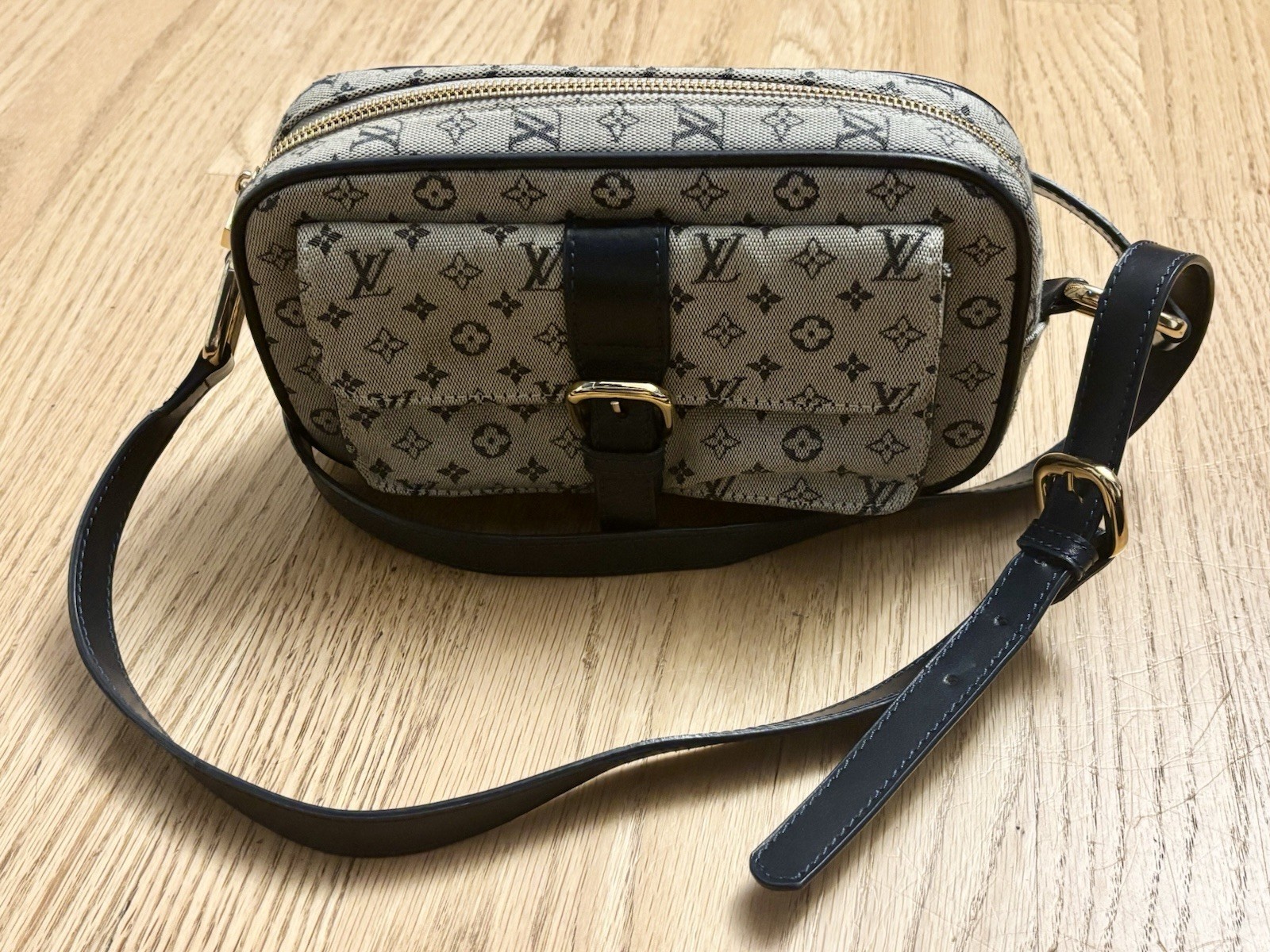 Vintage Y2K Louis Vuitton Monogram Mini Juliette Shoulder Bag Navy Grey Vintage Y2K Louis Vuitton Monogram Mini Juliette Shoulder Bag Navy Grey