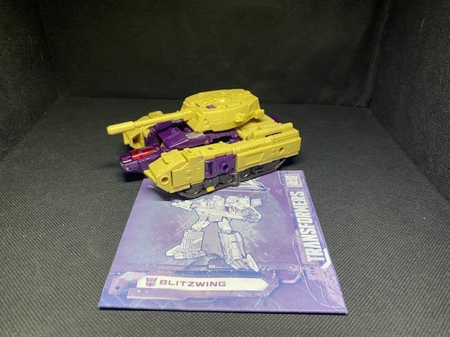 Transformers Legacy Leader Class Blitzwing Triple Changer