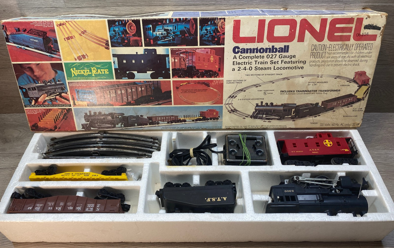 vintage Lionel Cannonball Model Train Set #06104 complete set in box 027 guage vintage Lionel Cannonball Model Train Set #06104 complete set in box 027 guage