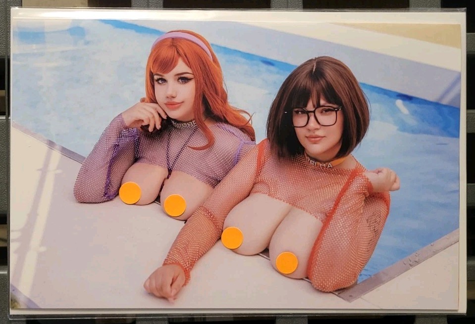 Bigg Pigg Origin Story #1 Katsumi & Sai Daphne & Velma Cosplay Virgin Variant NM Bigg Pigg Origin Story #1 Katsumi & Sai Daphne & Velma Cosplay Virgin Variant NM