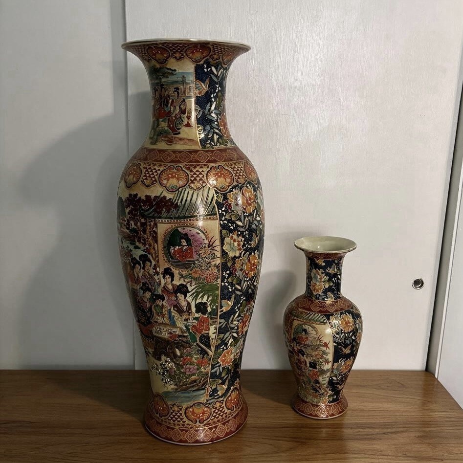 Vintage Pair Of Chinese Porcelain Vases 24” And 12” Set Beautiful Scenes Gold Vintage Pair Of Chinese Porcelain Vases 24” And 12” Set Beautiful Scenes Gold