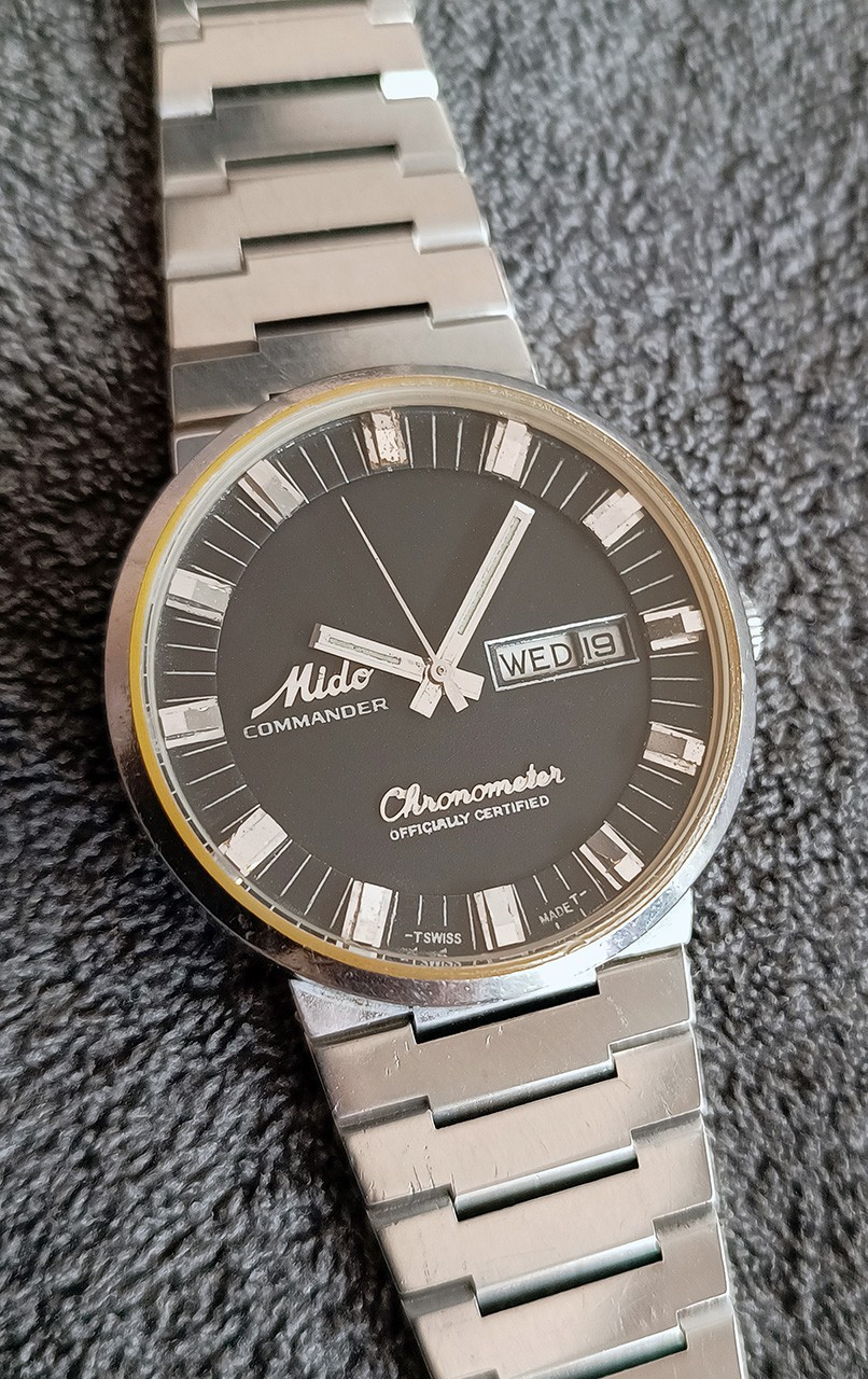 RARE VINTAGE MIDO COMMANDER 8679 BLACK DIAL CHRONOMETER AUTOMATIC SWISS WATCH