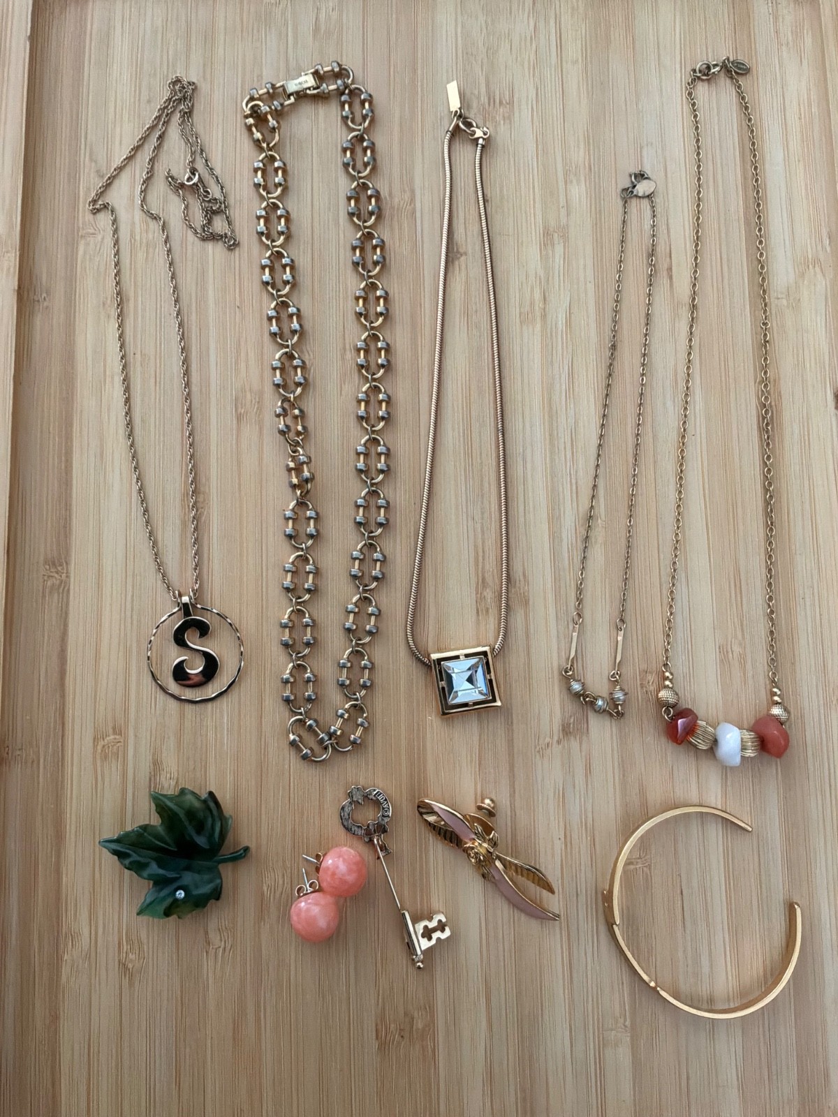 Avon vintage jewelry lot with necklaces pins earrings bracelet Avon vintage jewelry lot with necklaces pins earrings bracelet