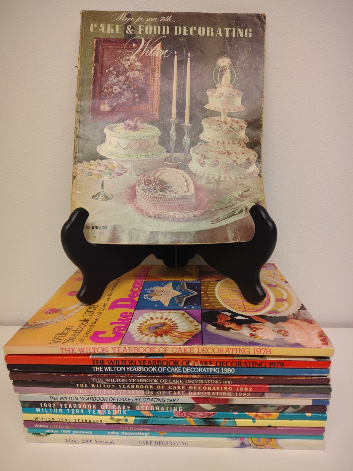 Lot Of 14 Vintage Wilton Cake Decorating Yearbooks Ranging From 1971-2000