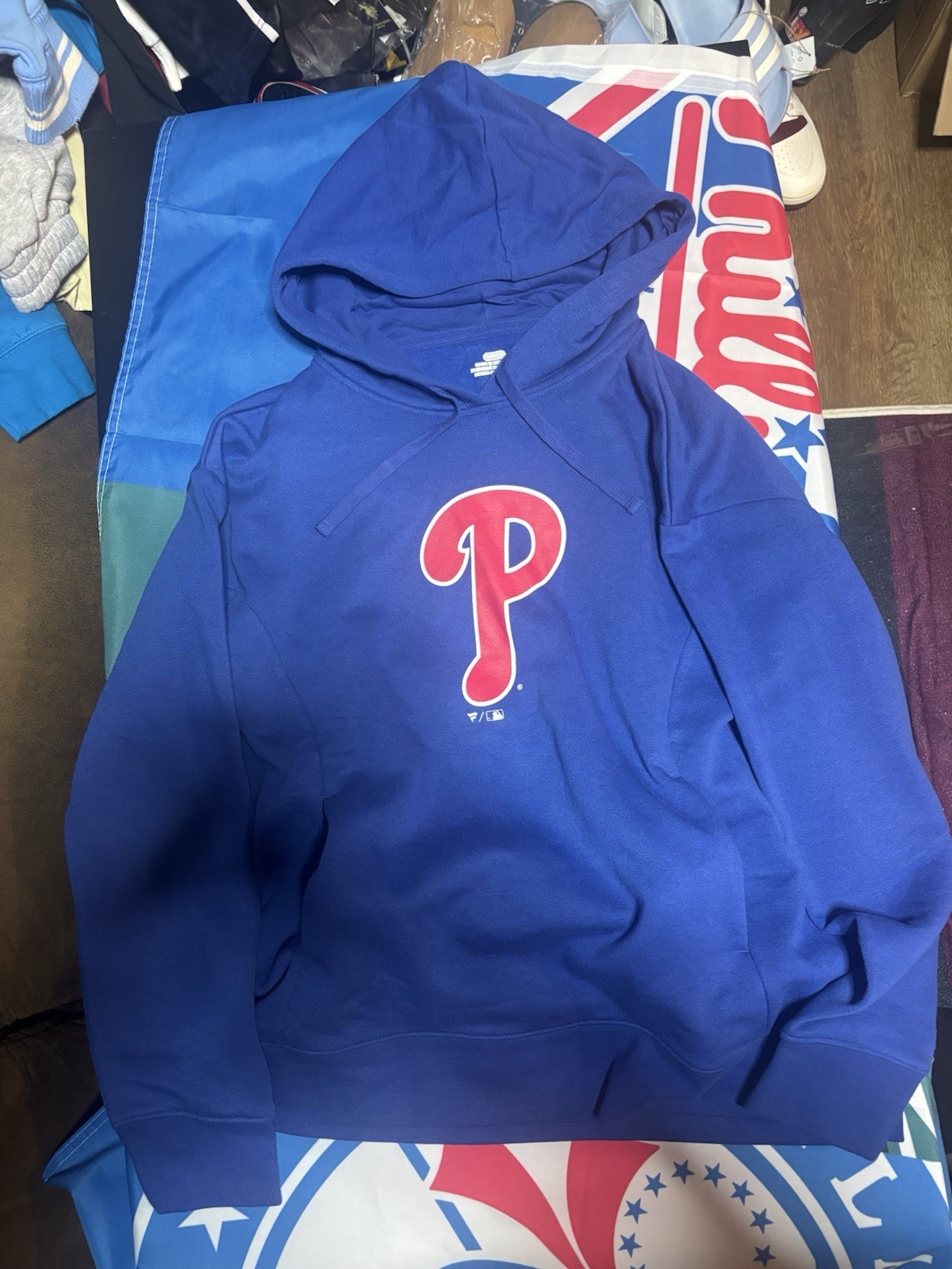 NWOT Men’s Small Philadelphia Phillies Blue Hooded Sweatshirt Fanatics NWOT Men’s Small Philadelphia Phillies Blue Hooded Sweatshirt Fanatics