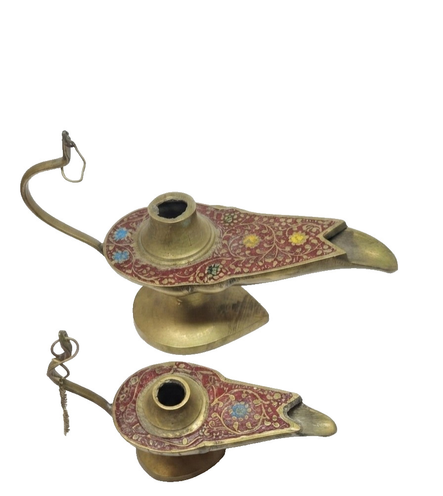 Vintage Handcrafted Brass Aladdin Oil Lamp Middle Eastern Collectible Art Vintage Handcrafted Brass Aladdin Oil Lamp Middle Eastern Collectible Art