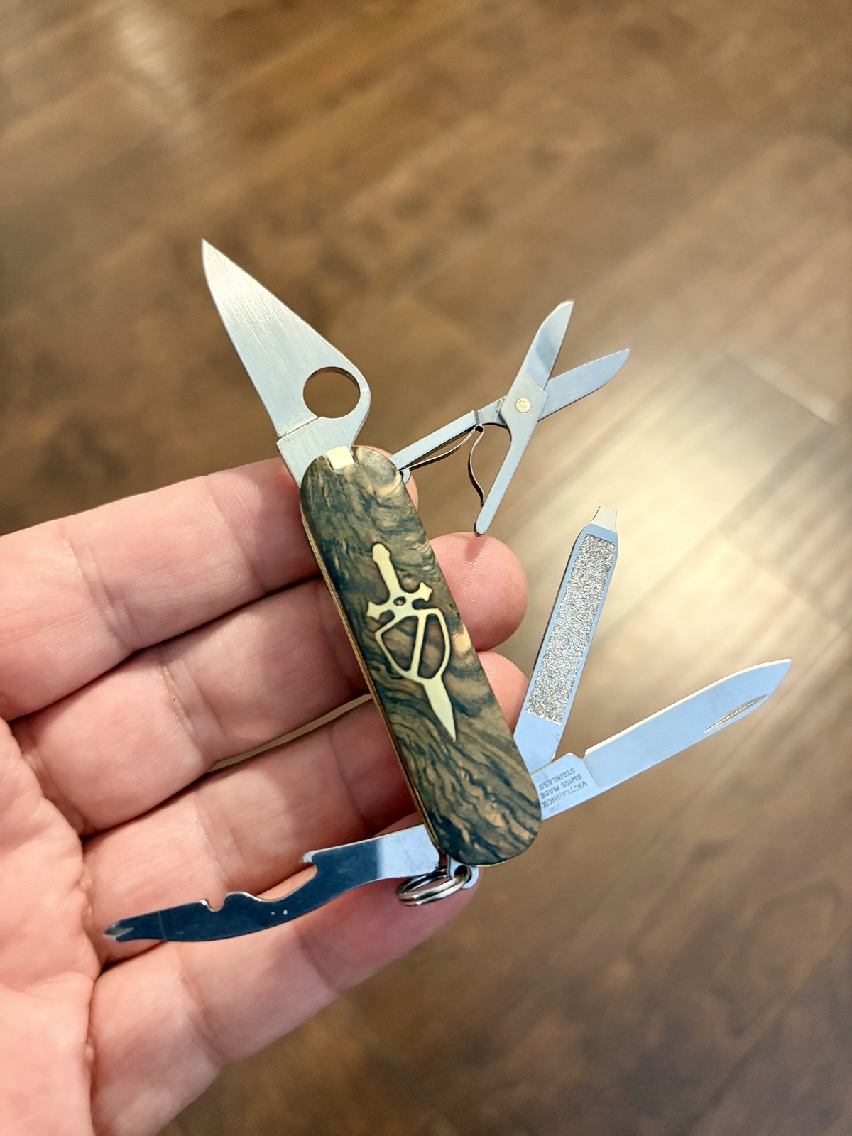 Victorinox Custom MOD by Master Select 58mm w/ Custom Blade Victorinox Custom MOD by Master Select 58mm w/ Custom Blade