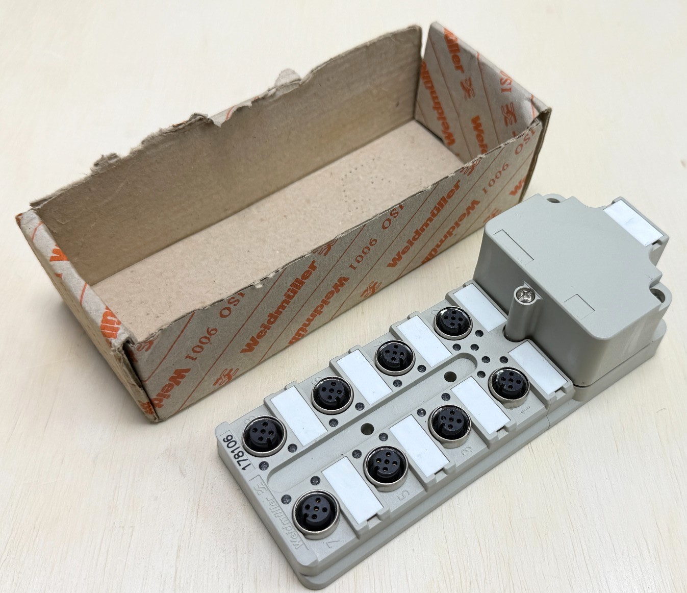 Weidmuller SAI-8-M 5P M12 1701250000 8-Port Sensor Actuator Distribution Box