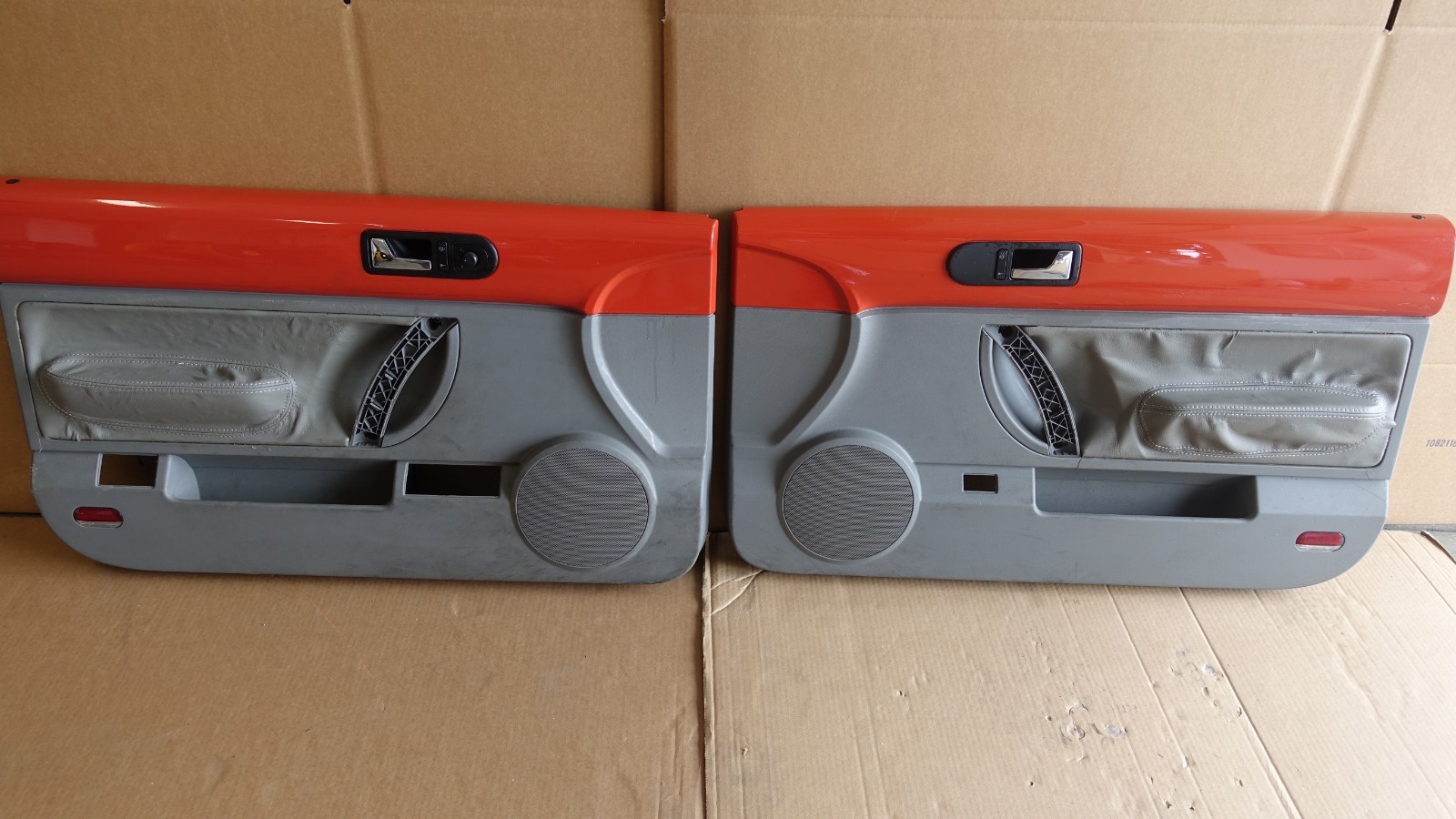 *FAIR* PAIR 1998-2010 VW OEM Volkswagen Beetle CONVERTIBLE Door Panels