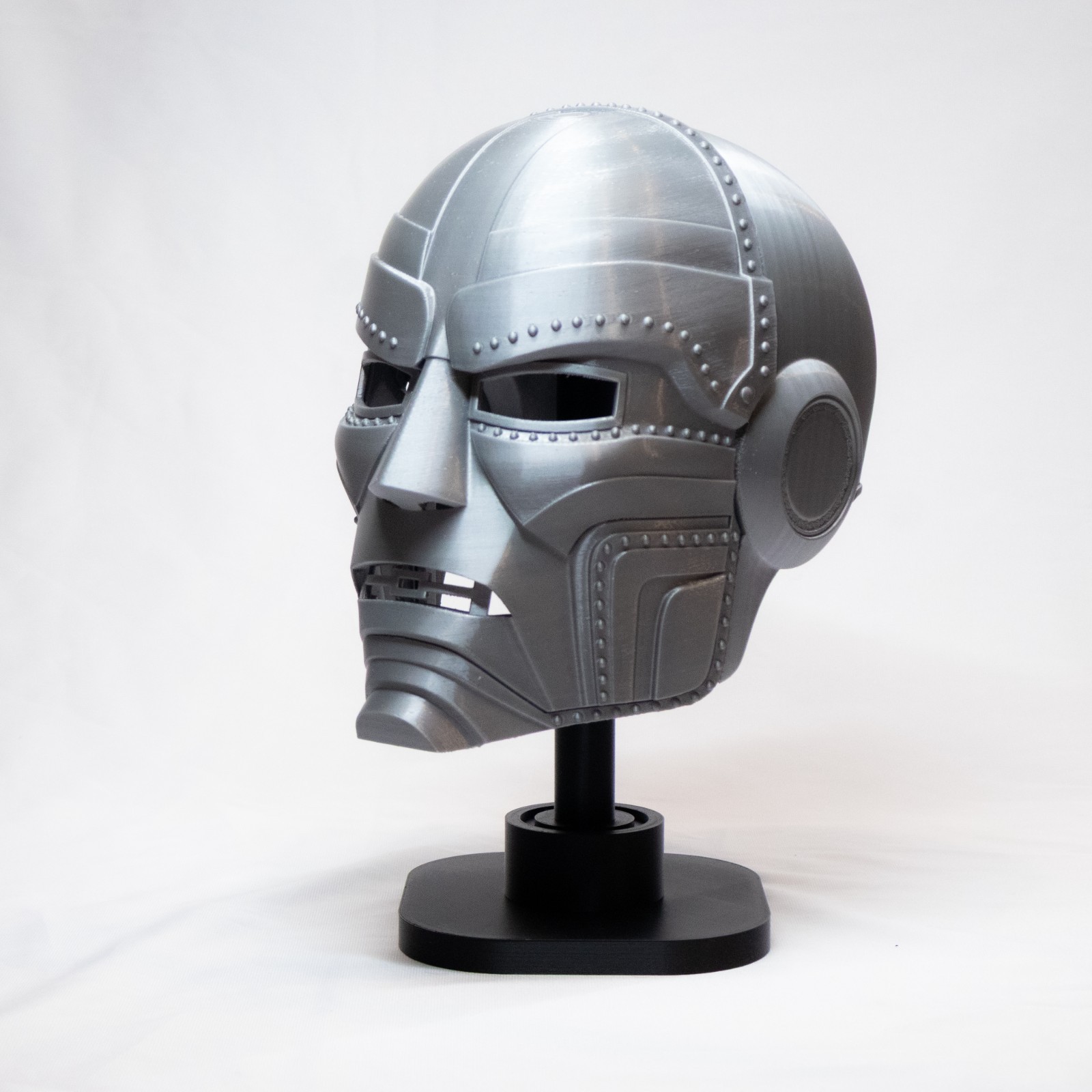 Doctor Doom Helmet/Mask -3D Printed Cosplay for Avengers Doomsday Halloween Mask Doctor Doom Helmet/Mask -3D Printed Cosplay for Avengers Doomsday Halloween Mask