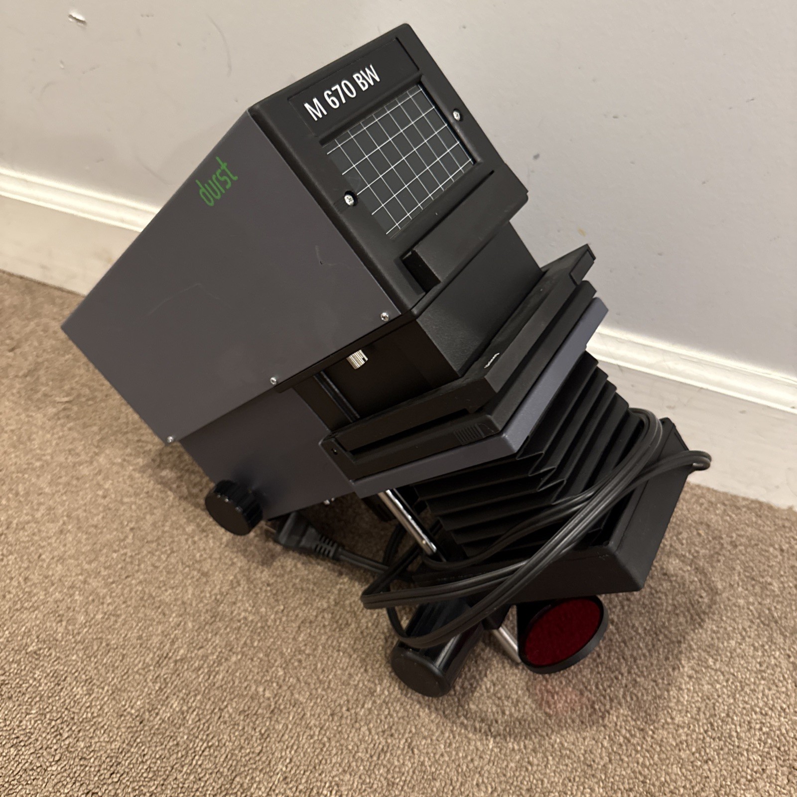 Durst M670 BW Enlarger Head With Belsar 50mm Lens & Bulb Durst M670 BW Enlarger Head With Belsar 50mm Lens & Bulb