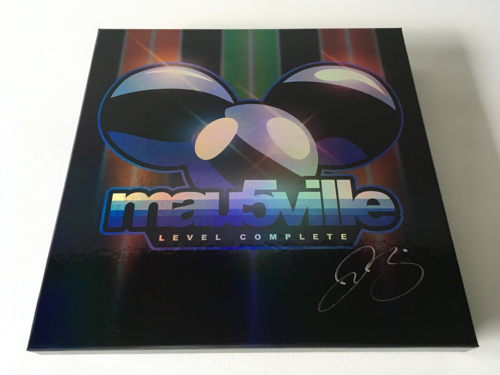 deadmau5 Mau5ville Level Complete Colored Autographed 3XLP Box Set deadmau5 Mau5ville Level Complete Colored Autographed 3XLP Box Set