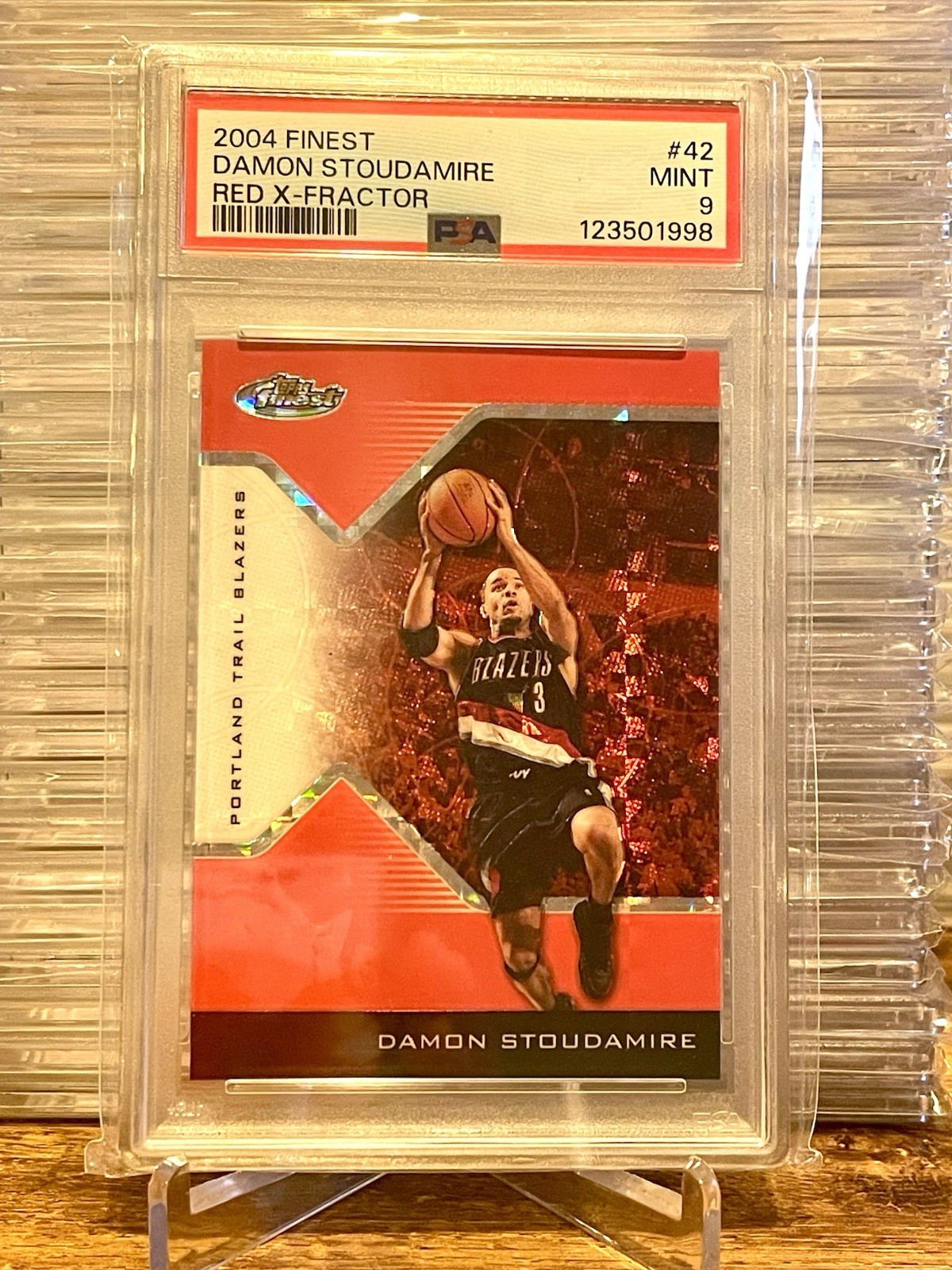 2004-05 Finest #42 Damon Stoudamire Red X-Fractor /99 PSA 9 - Pop 1 2004-05 Finest #42 Damon Stoudamire Red X-Fractor /99 PSA 9 - Pop 1