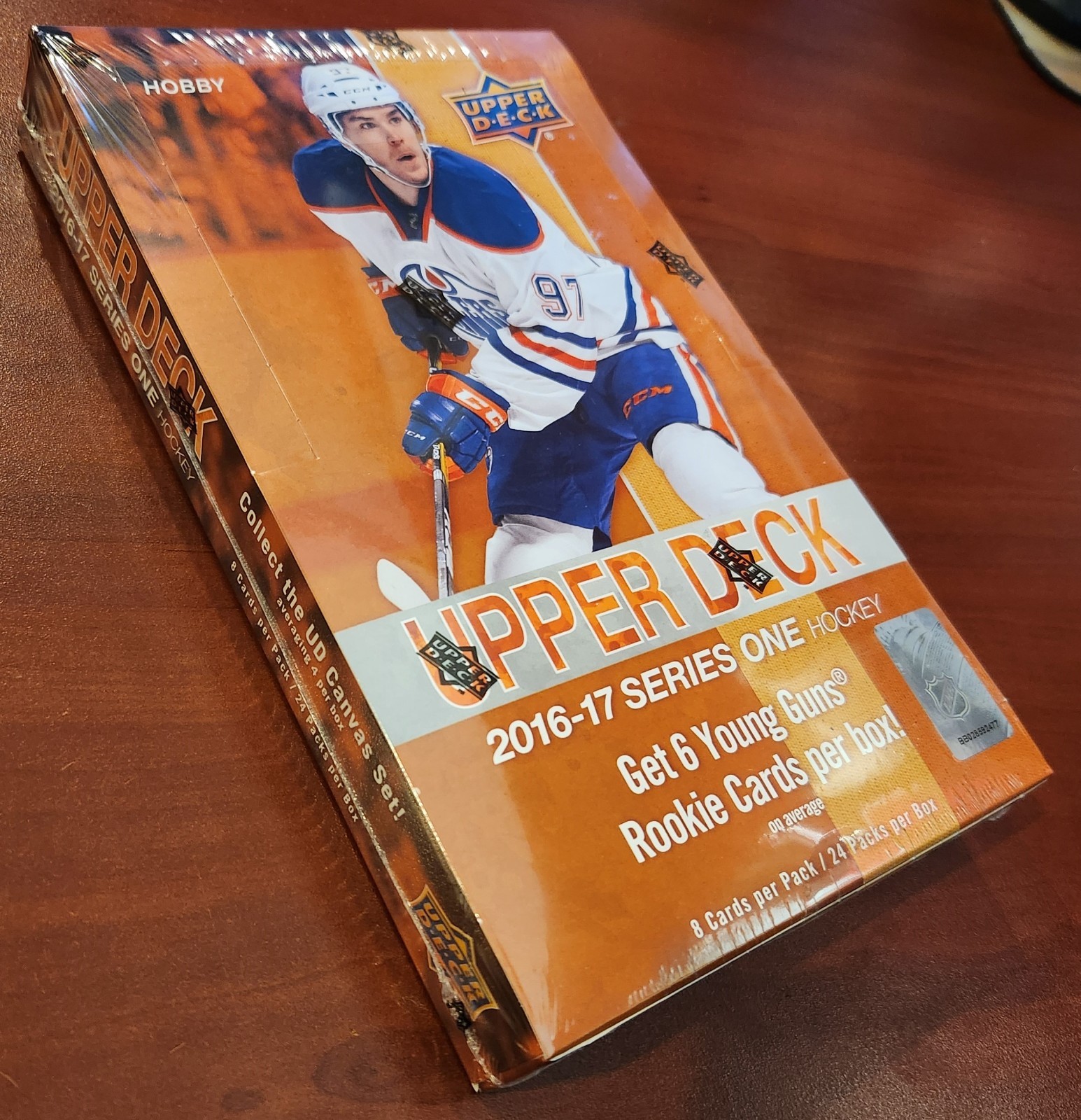 2016-17 Upper Deck Series 1 hockey box Austin Matthews Young Guns Nylander RC? 2016-17 Upper Deck Series 1 hockey box Austin Matthews Young Guns Nylander RC?