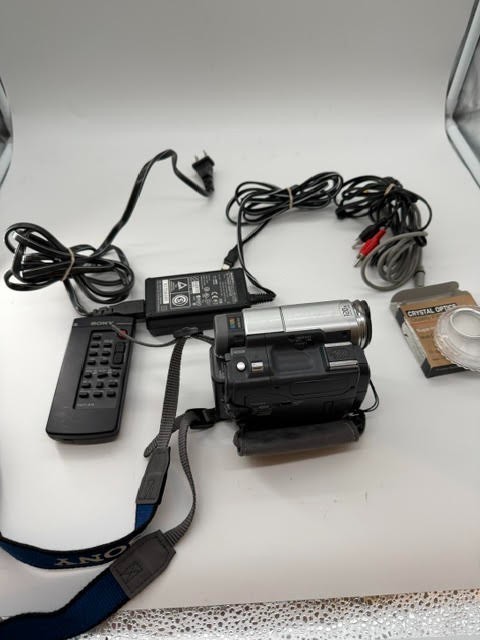 Sony DCR-TRV33 Mini DV Camcorder NightShot  Tested + Battery Charger