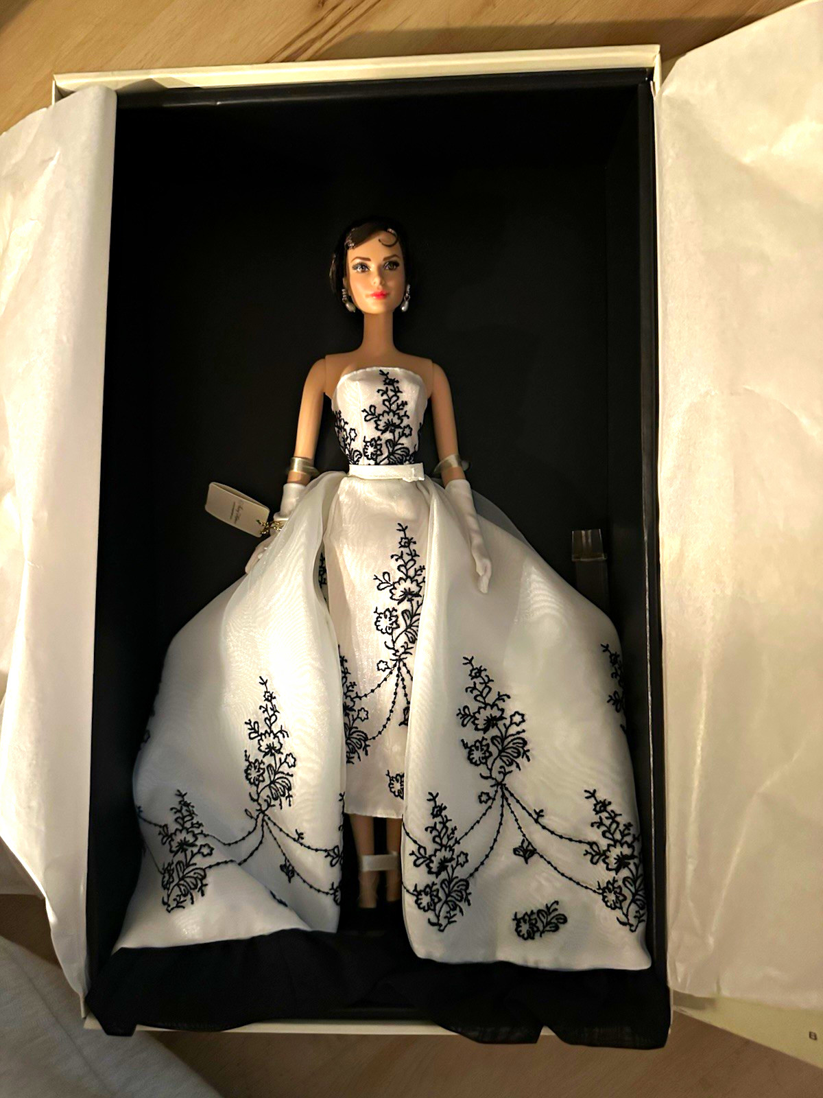 Barbie Collector Gold Label Audrey Hepburn as Sabrina Doll 12 in X8277 Barbie Collector Gold Label Audrey Hepburn as Sabrina Doll 12 in X8277