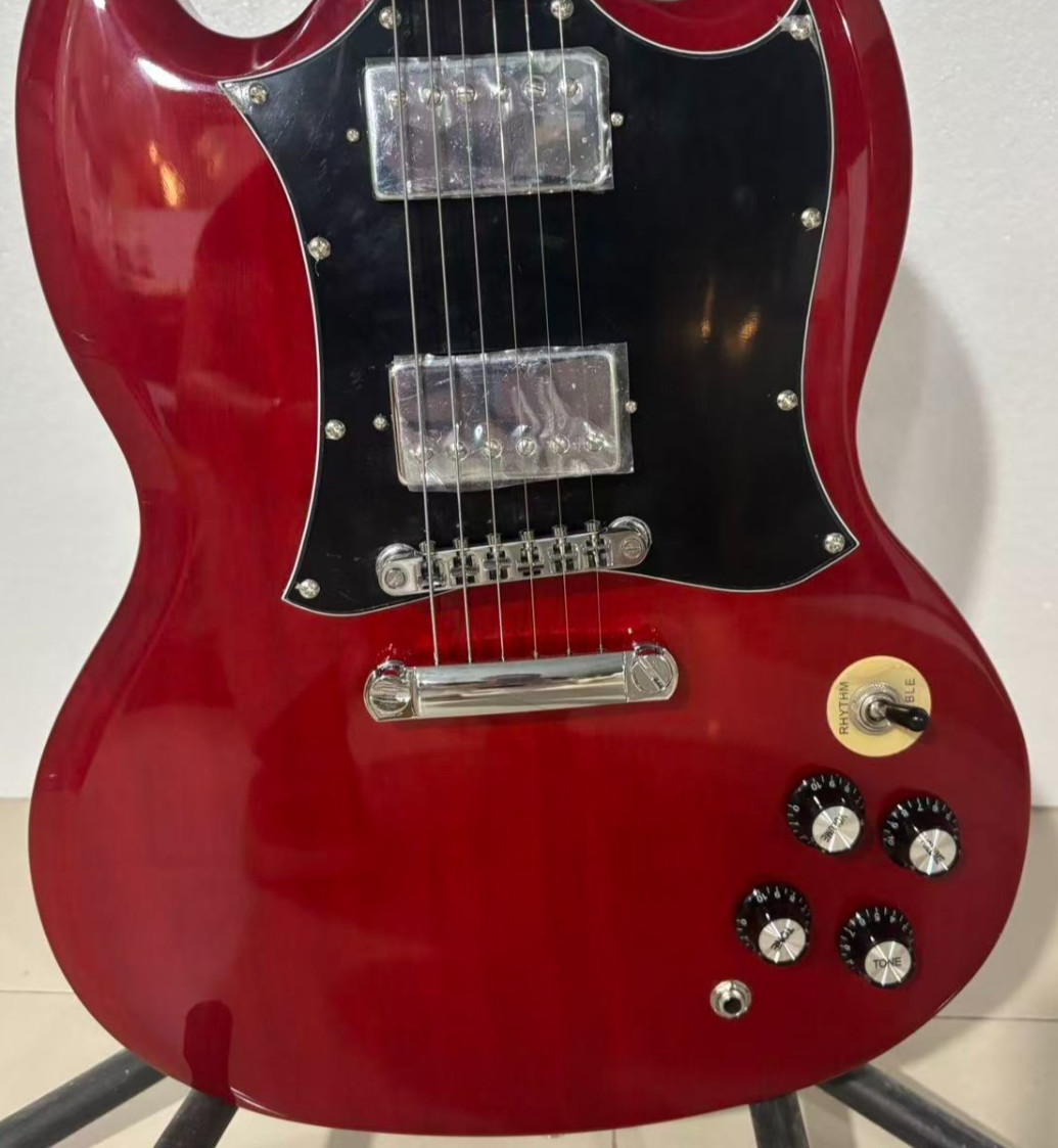 Hot-selling electric guitar in cool red color. Fast shipping from the US. Hot-selling electric guitar in cool red color. Fast shipping from the US.