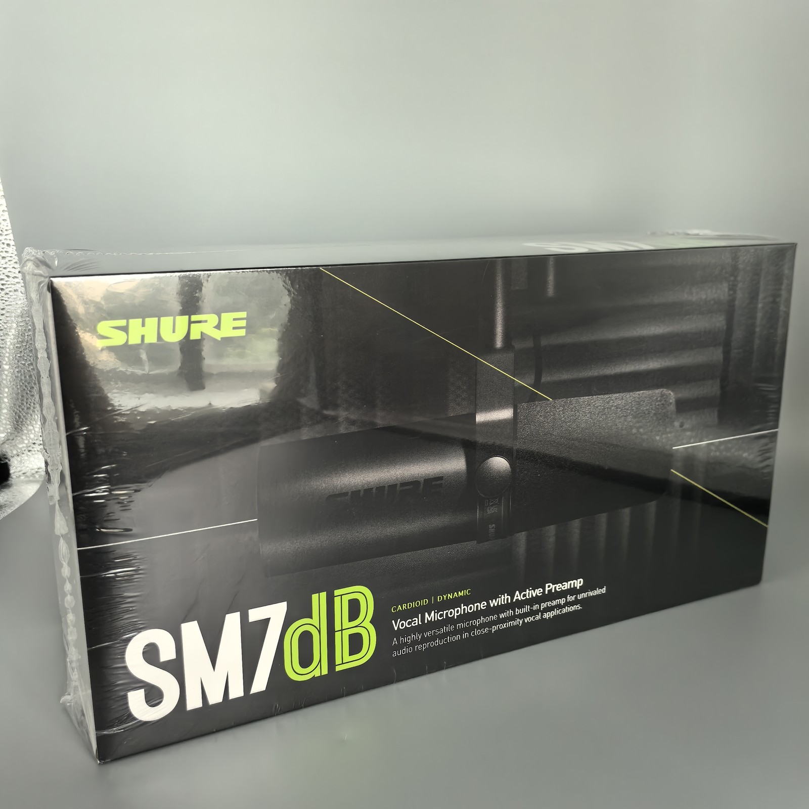 Shure SM7dB Dynamic Microphone Preamp Stream Podcast Recording Black Authentic
