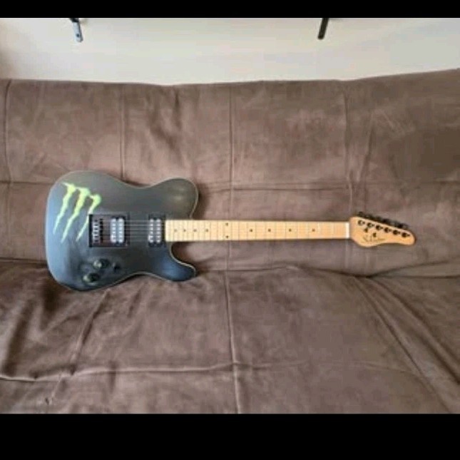 Schecter Diamond Series Black Solid Body 6-String Electric Guitar Schecter Diamond Series Black Solid Body 6-String Electric Guitar
