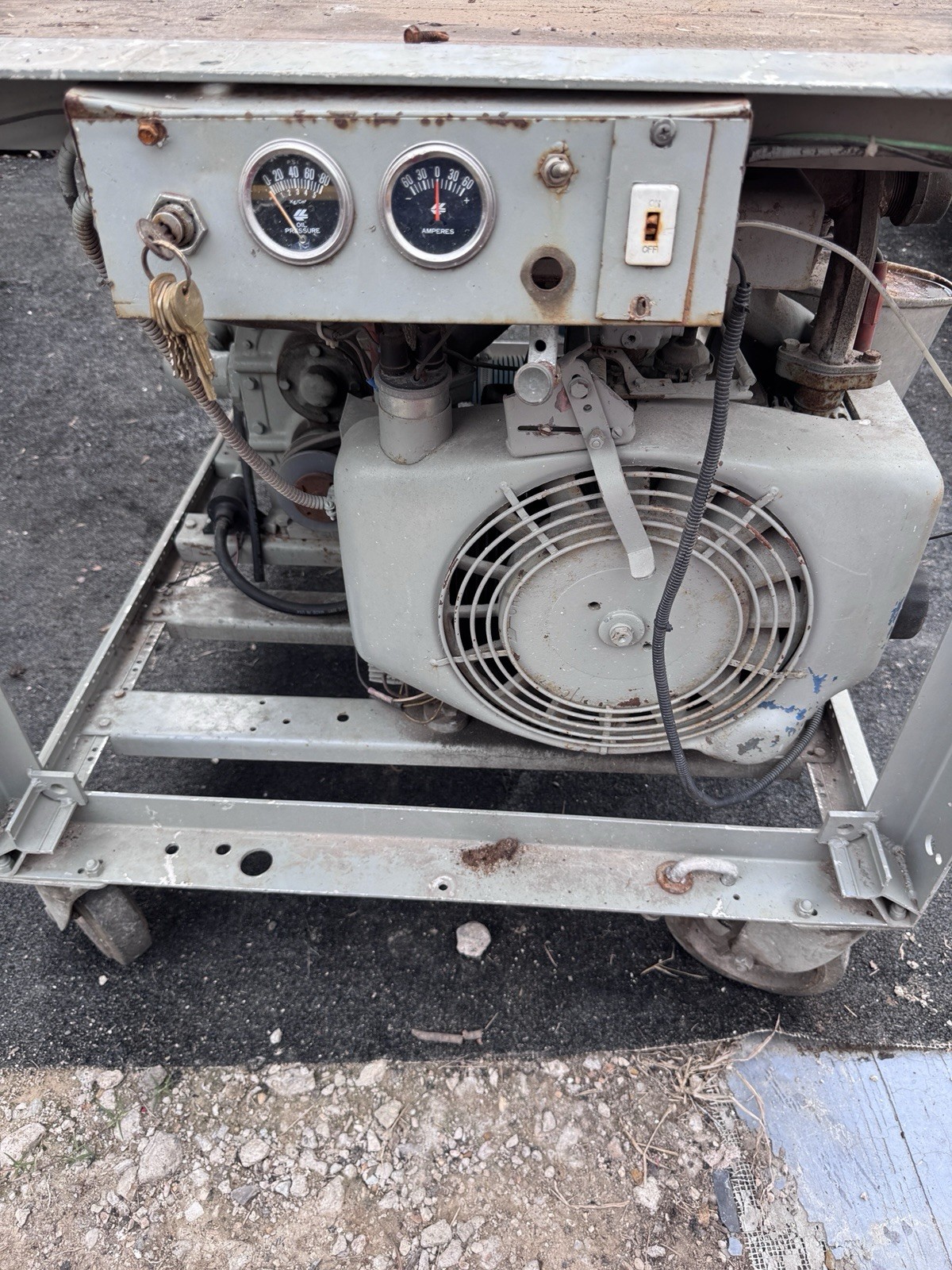 Onan engine CCKB-MS/3163J running Onan engine CCKB-MS/3163J running