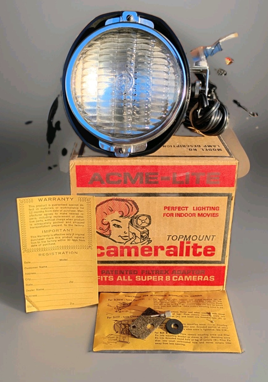 Vintage Acme-Lite Model No. 91 Top Mount Cameralite Indoor Movie Light Super 8 Vintage Acme-Lite Model No. 91 Top Mount Cameralite Indoor Movie Light Super 8