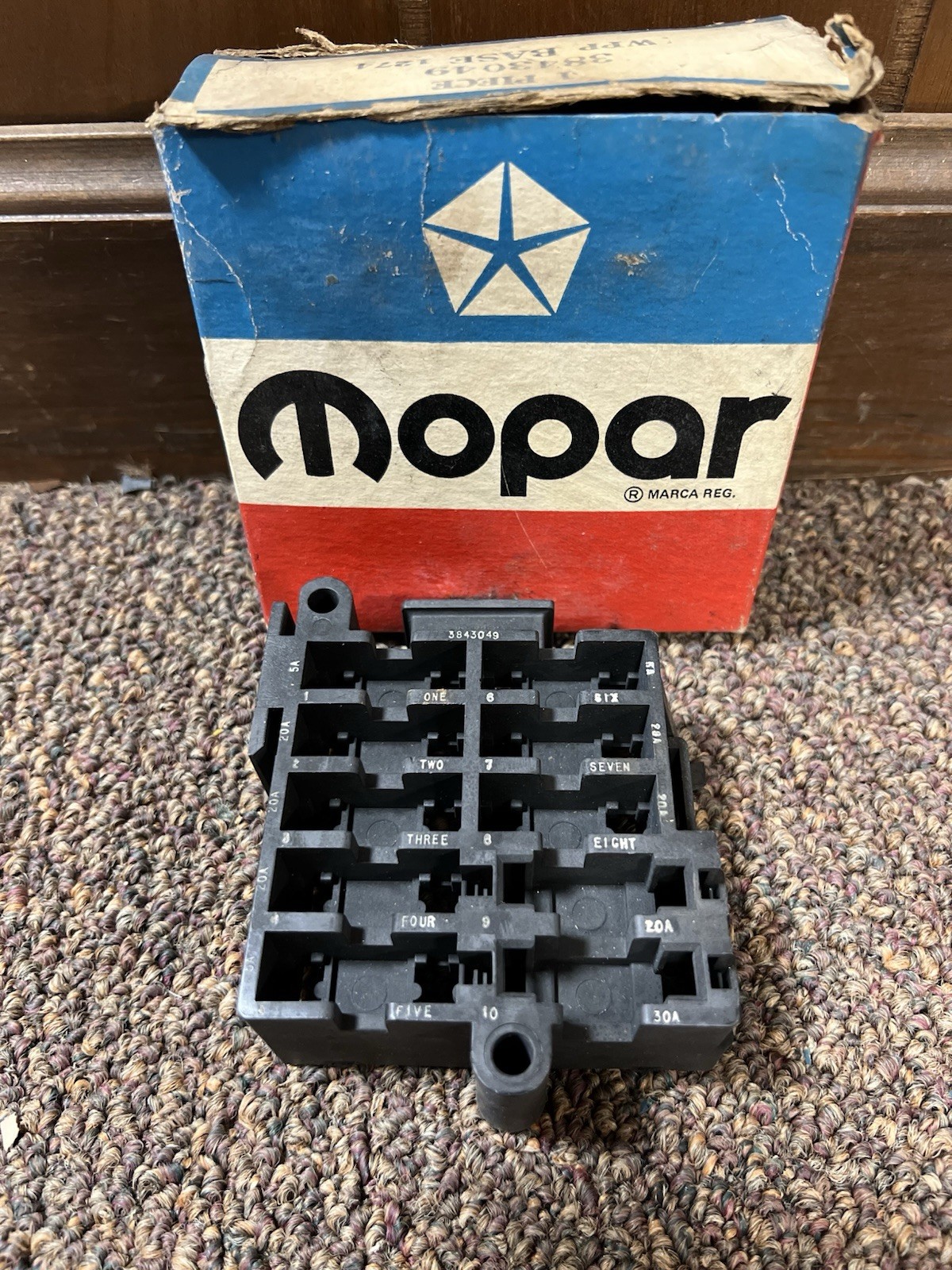 New Genuine Mopar NOS 3843049 Dodge Chrysler Fuse Block Base New Genuine Mopar NOS 3843049 Dodge Chrysler Fuse Block Base