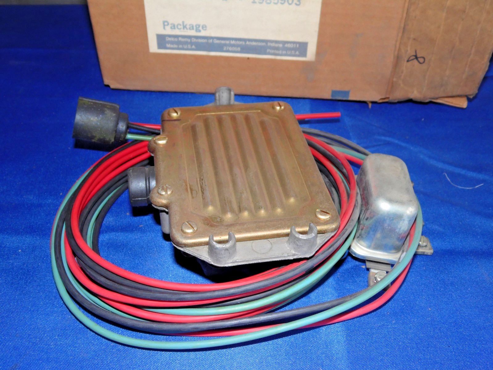 NOS OEM Vintage Delco Remy Voltage Regulator 1985903
