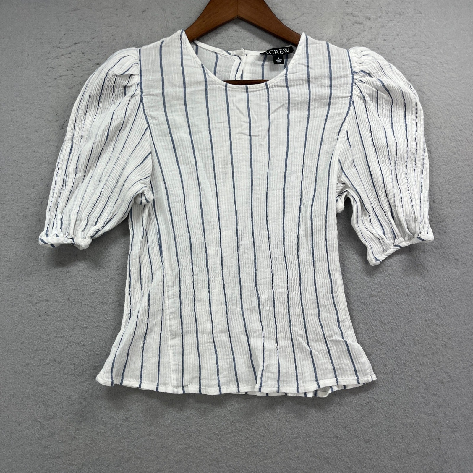J Crew Puff Sleeve Blouse Womens Small White Blue Stripe Button Back Seersucker