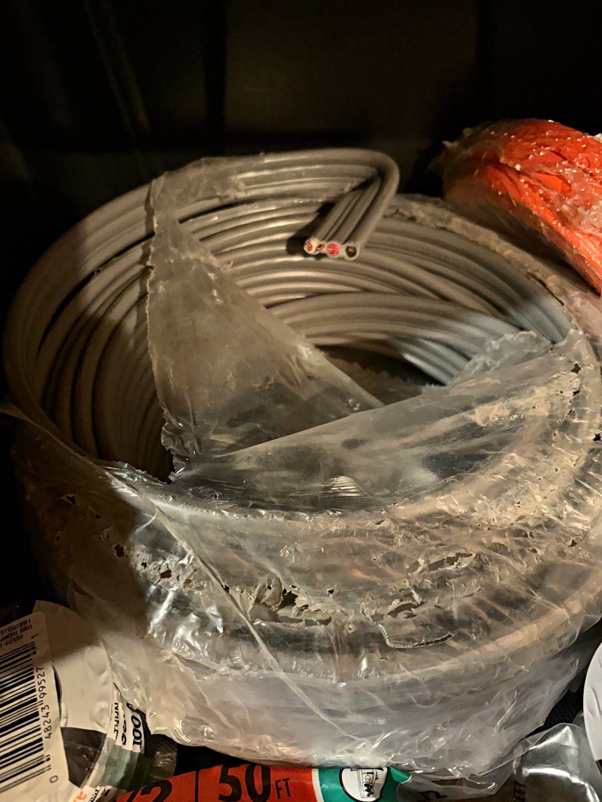 Southwire UF-B 6/3 Copper Stranded Gray PVC Outdoor Cable 50 ft 600V Southwire UF-B 6/3 Copper Stranded Gray PVC Outdoor Cable 50 ft 600V