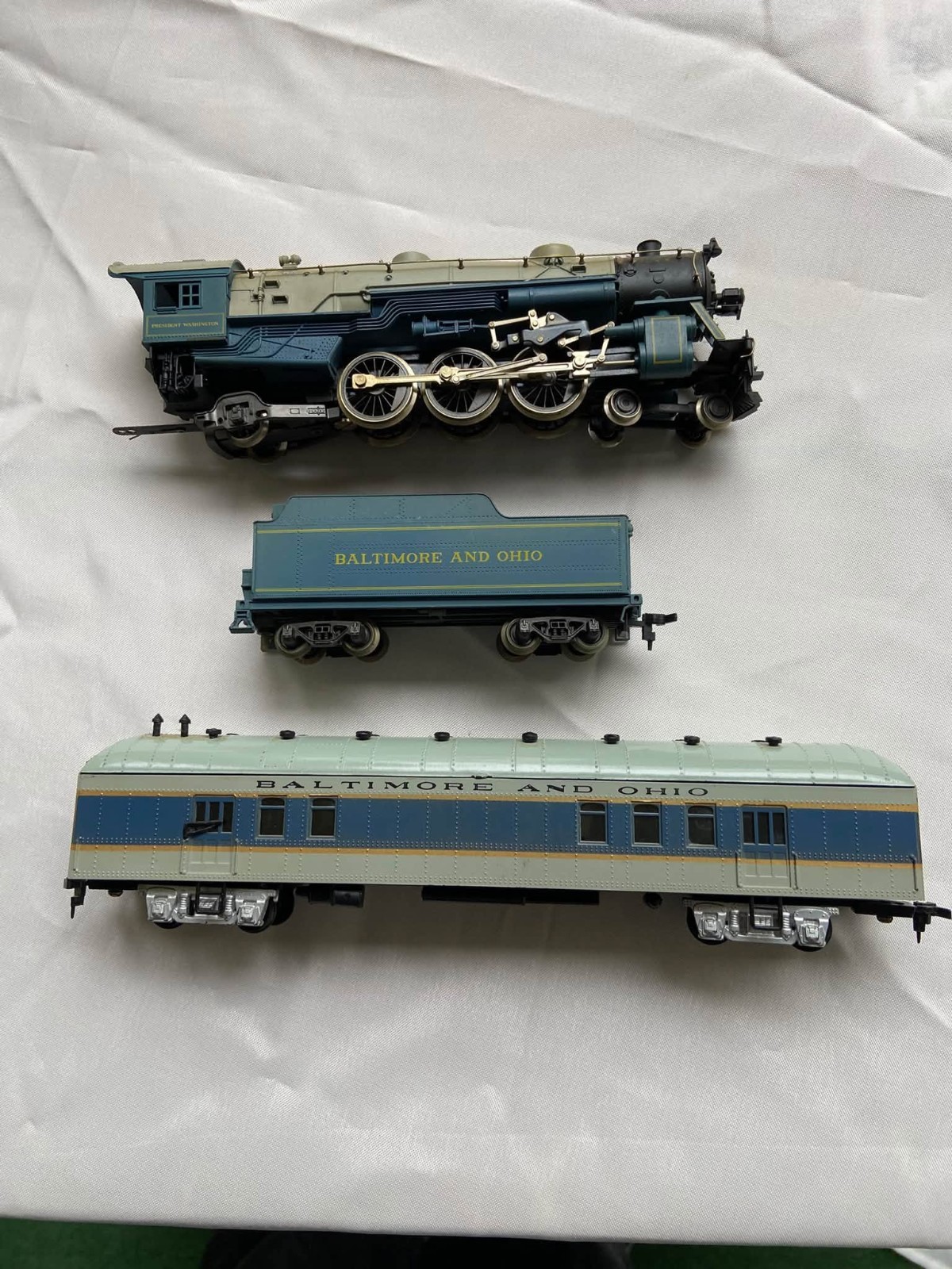 AHM Rivarossi HO B&O President Washington 4-6-2 DC Baltimore & Ohio w/ passenger AHM Rivarossi HO B&O President Washington 4-6-2 DC Baltimore & Ohio w/ passenger
