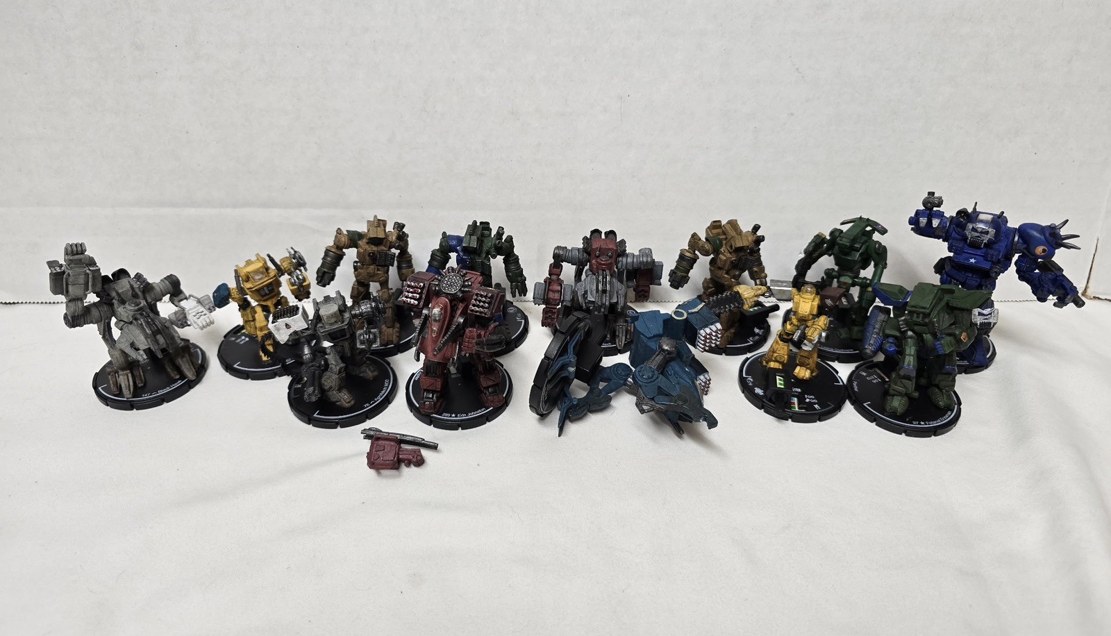Lot of 13 WizKids MechWarrior Mech Clix Miniatures Mixed Colors Game Pieces READ Lot of 13 WizKids MechWarrior Mech Clix Miniatures Mixed Colors Game Pieces READ