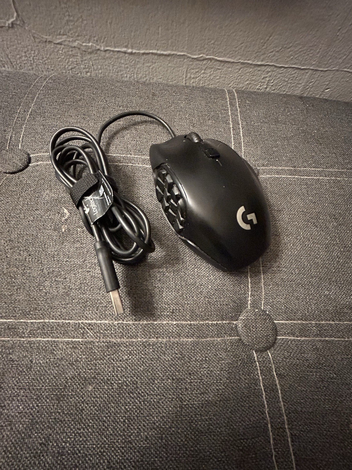 Logitech G600 MMO Gaming Mouse, a wired black mouse Logitech G600 MMO Gaming Mouse, a wired black mouse