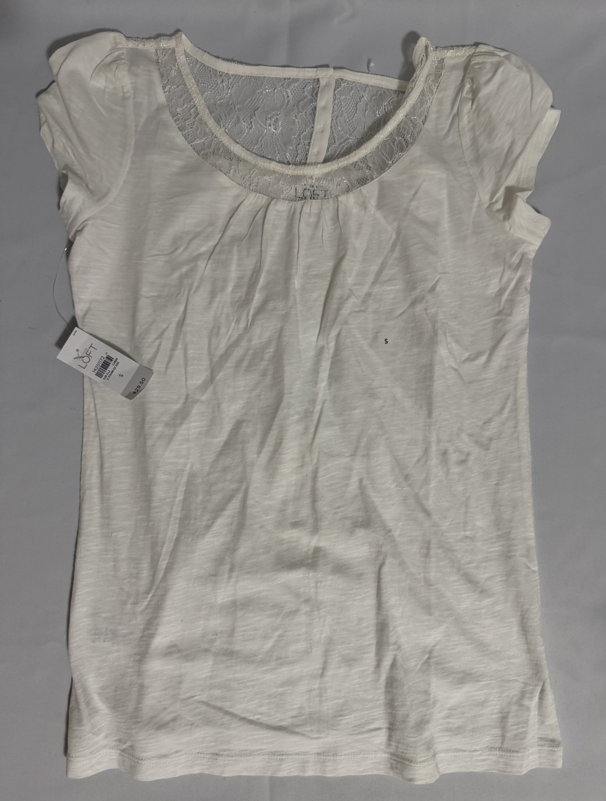 LOFT White top sz S NWT 4 button on Back See tru around Neck $29