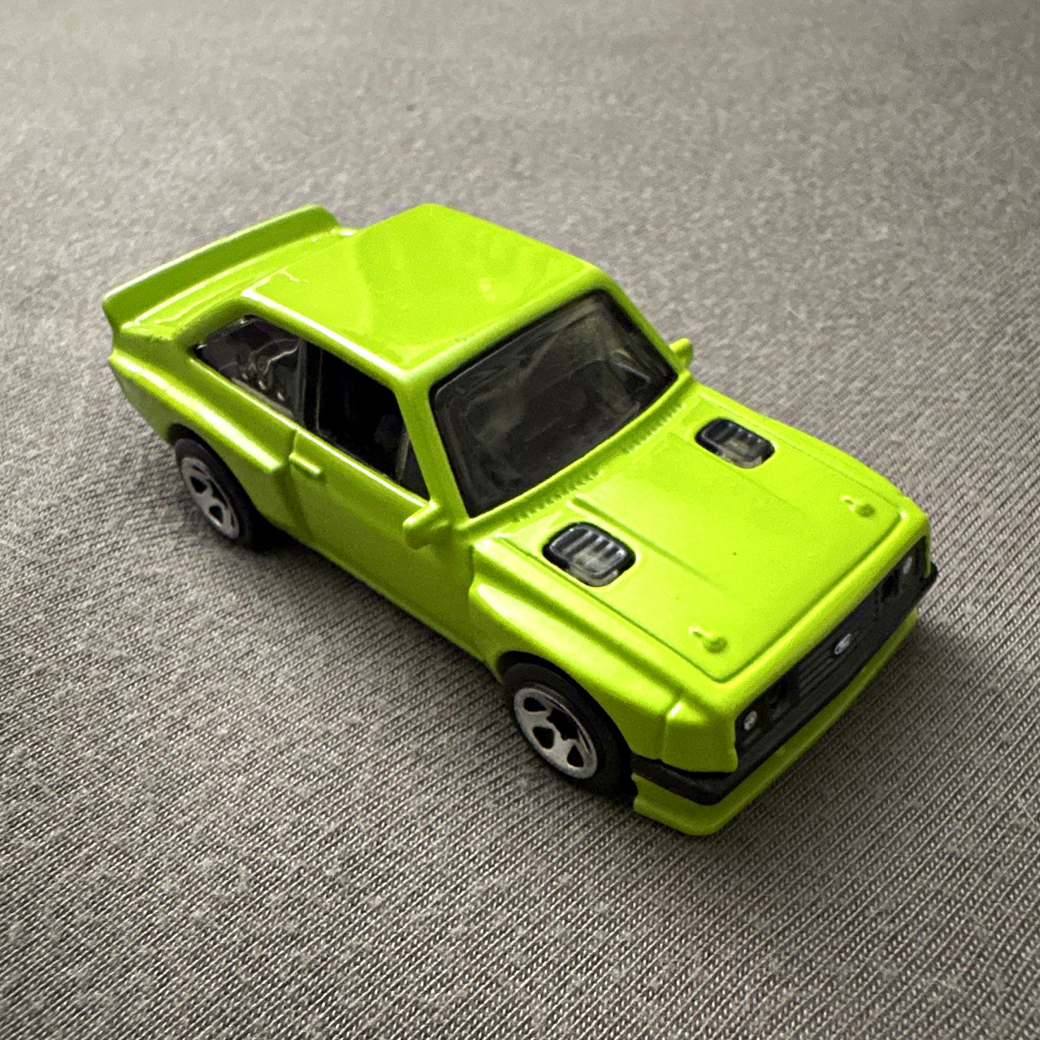 Hot Wheels Ford Escort RS2000 1984 Green 1:64 Diecast Car Vintage Hot Wheels Ford Escort RS2000 1984 Green 1:64 Diecast Car Vintage