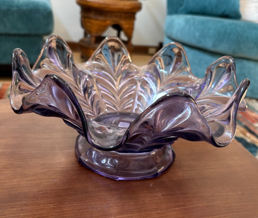 Large Fenton Art Glass 2010 Violet Lavender Purple Feathers Ruffled Footed Bowl Large Fenton Art Glass 2010 Violet Lavender Purple Feathers Ruffled Footed Bowl