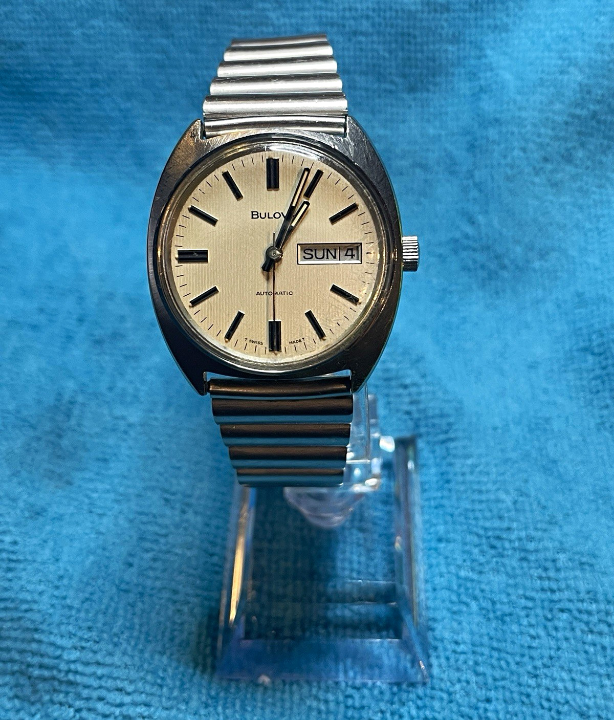 Vintage 1974 Bulova Automatic Day-Date Watch – N4 Swiss Made – Cushion Case Vintage 1974 Bulova Automatic Day-Date Watch – N4 Swiss Made – Cushion Case