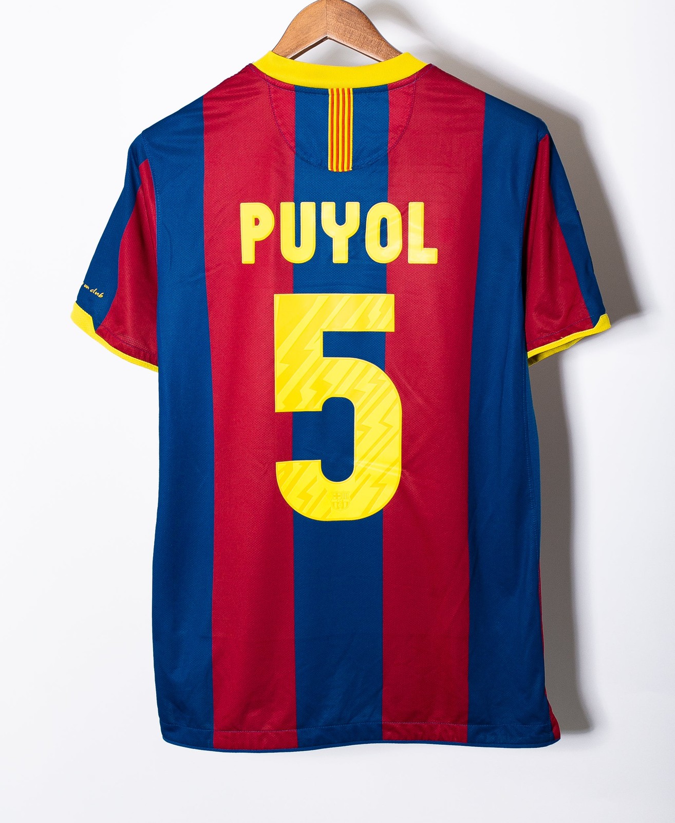 Classic Retro 2010/11 Barcelona S/S Jersey #5 Puyol Classic Retro 2010/11 Barcelona S/S Jersey #5 Puyol