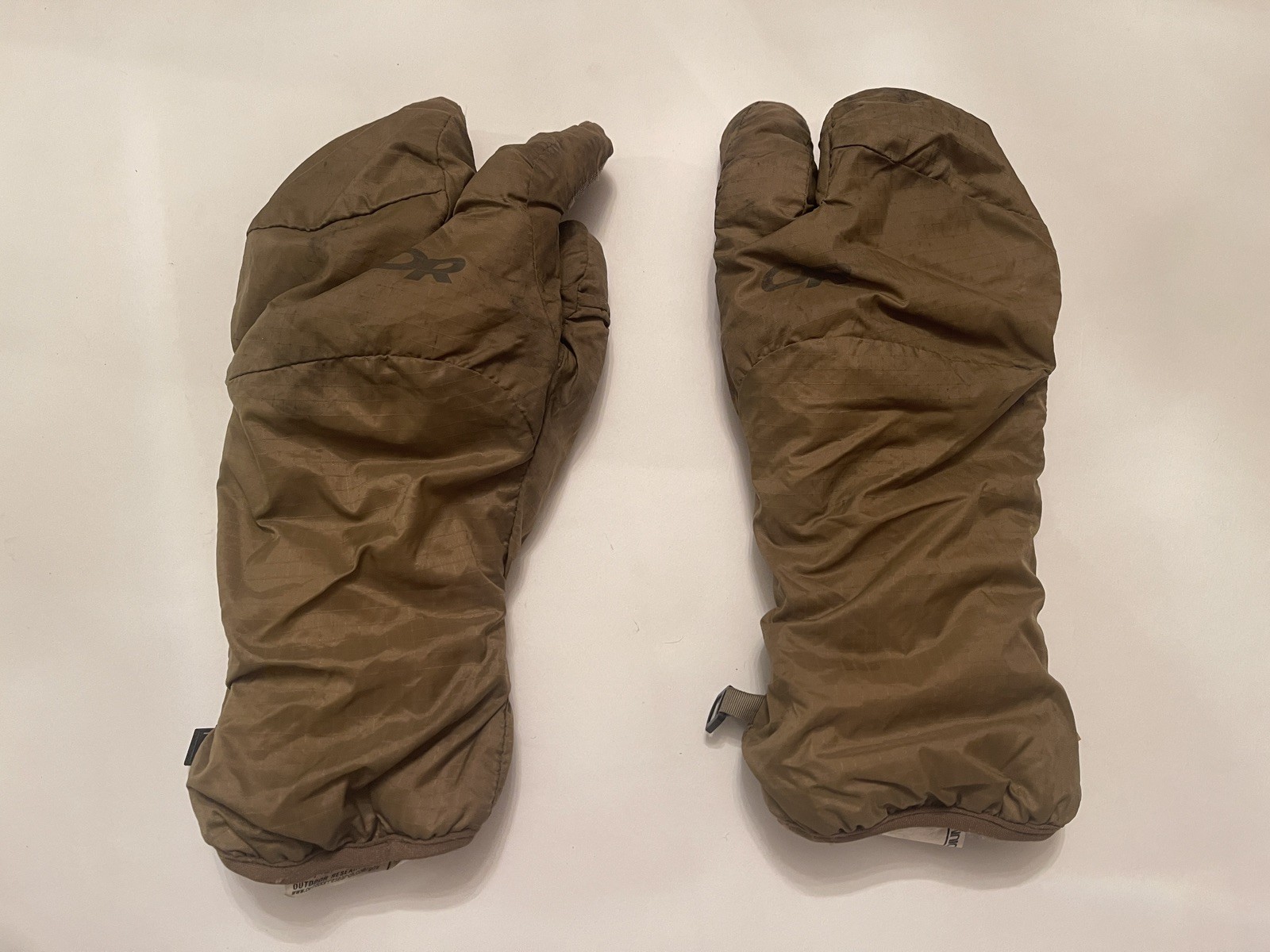Outdoor Research Coyote Brown Military Trigger Mittens Cold Weather Glove Medium Outdoor Research Coyote Brown Military Trigger Mittens Cold Weather Glove Medium