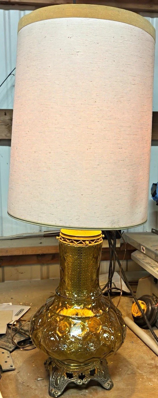 Vintage “Cracked” Amber Dual Lit Lamp 120V Vintage “Cracked” Amber Dual Lit Lamp 120V