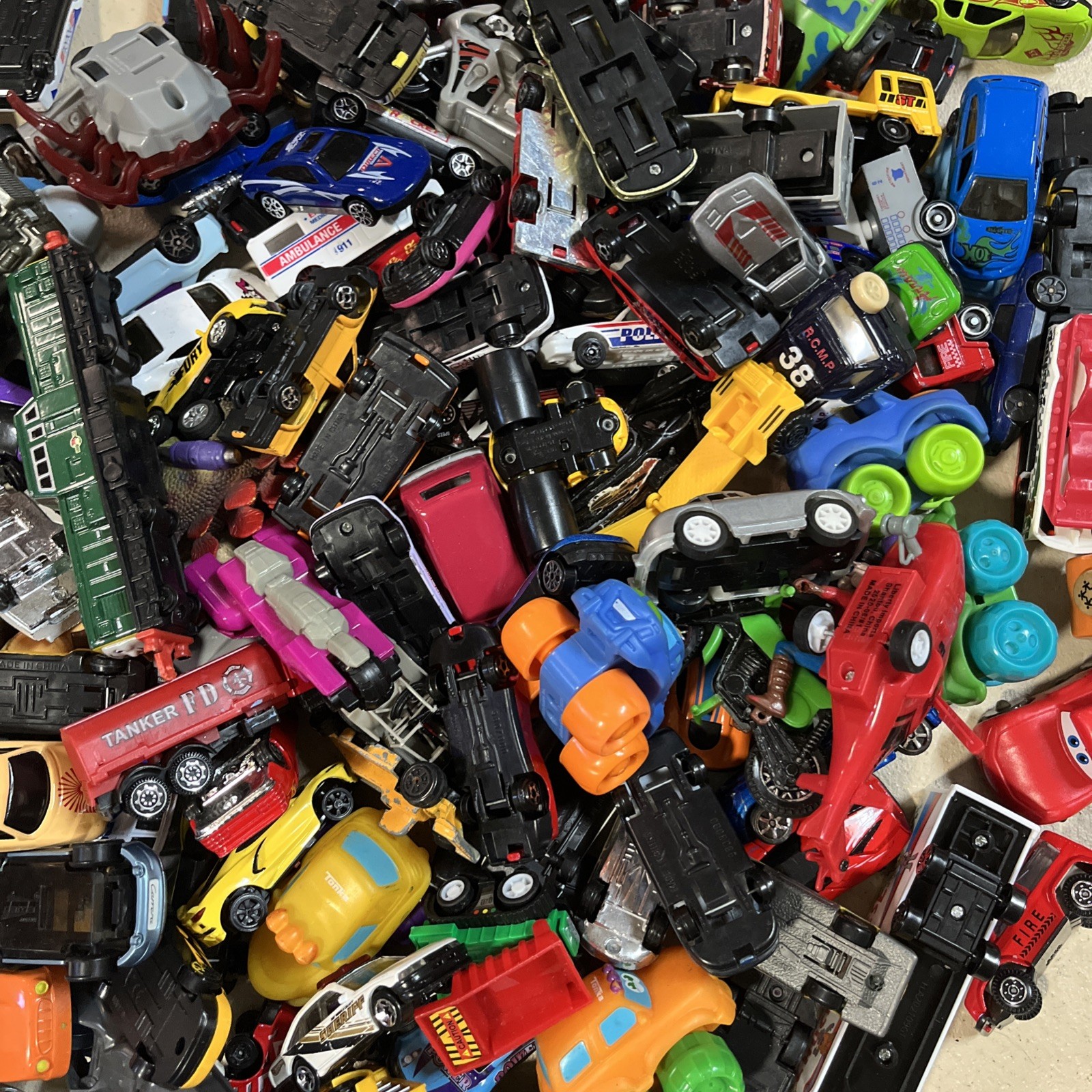 Lot of 40 Random Mixed Toy Cars Trucks Vehicles Plastic Diecast Used 🚗🏎️🔥