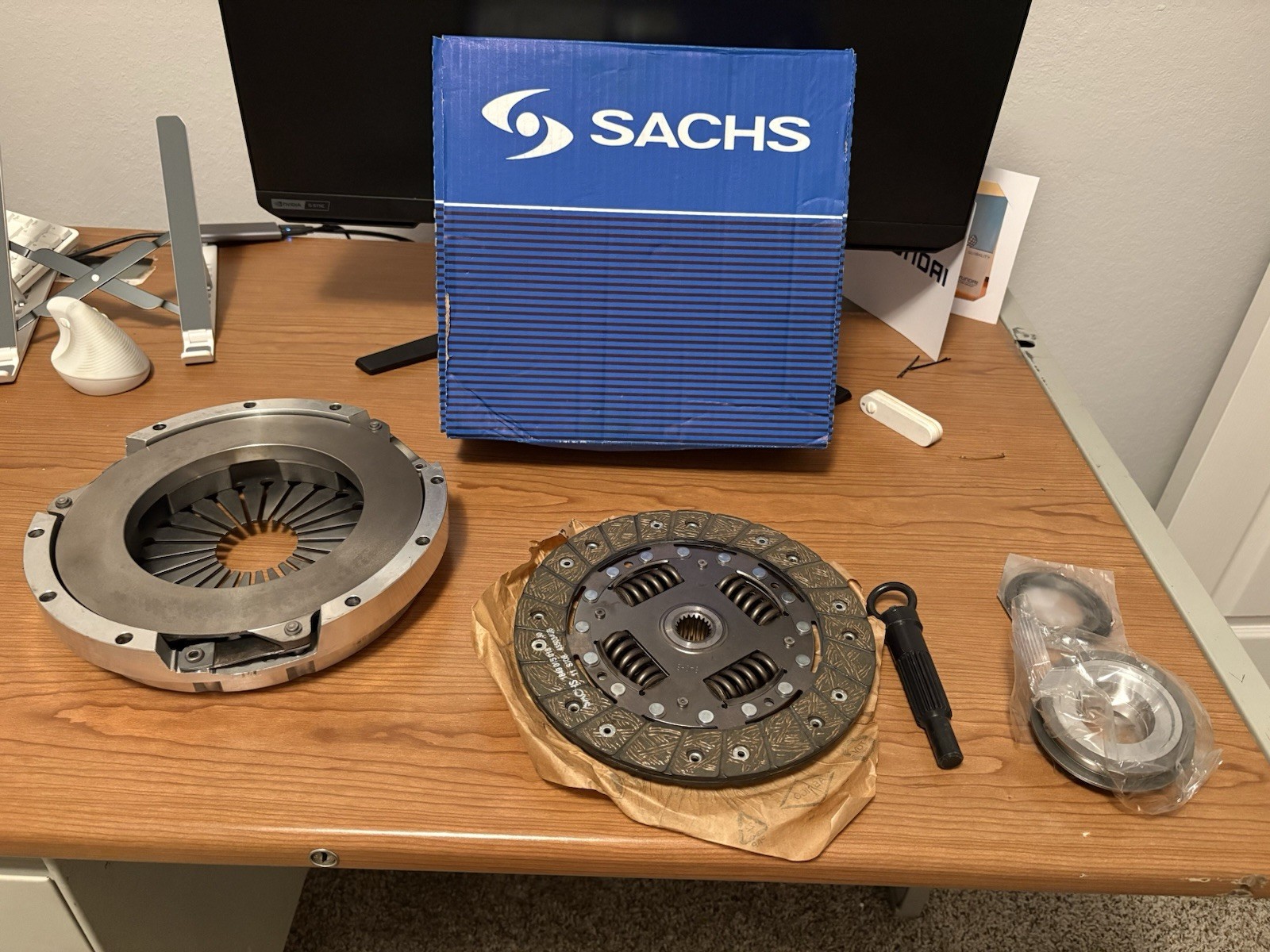 Porsche 911 Sachs PC200-01 Clutch Kit Brand New 1972-1986 Porsche 911 Sachs PC200-01 Clutch Kit Brand New 1972-1986