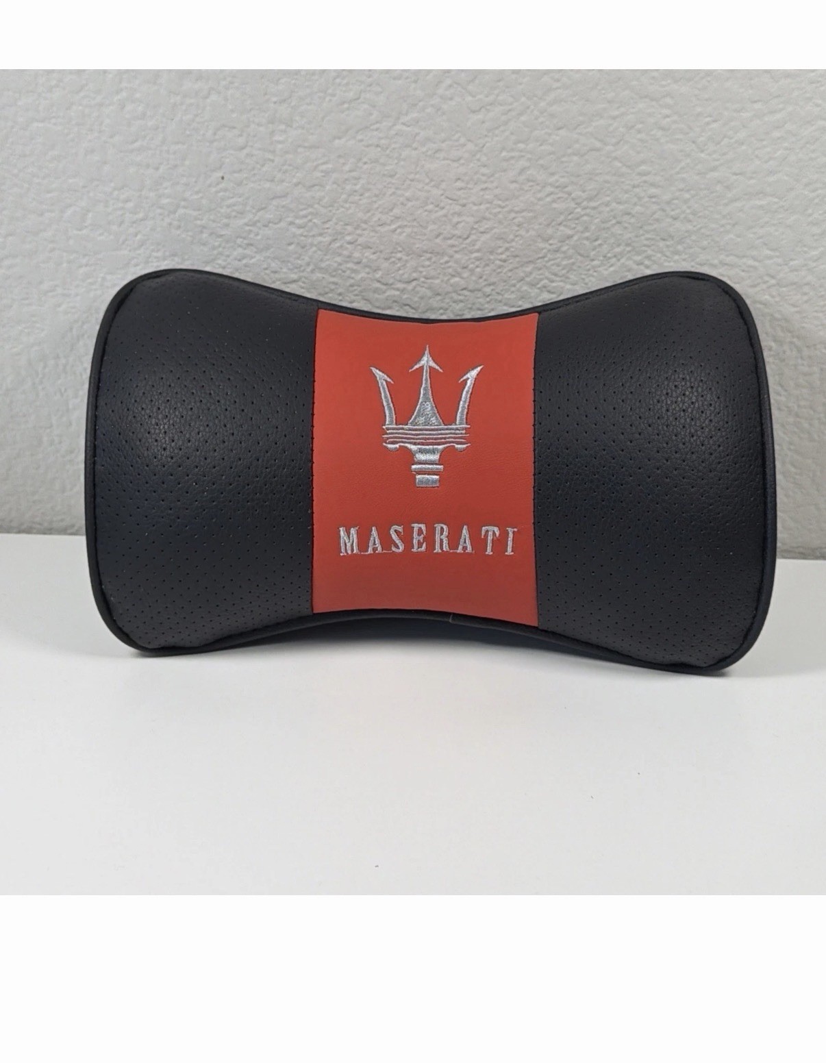 New Car Seat Headrest Neck Cushion Pillows For Maserati Black Red Real Leather New Car Seat Headrest Neck Cushion Pillows For Maserati Black Red Real Leather