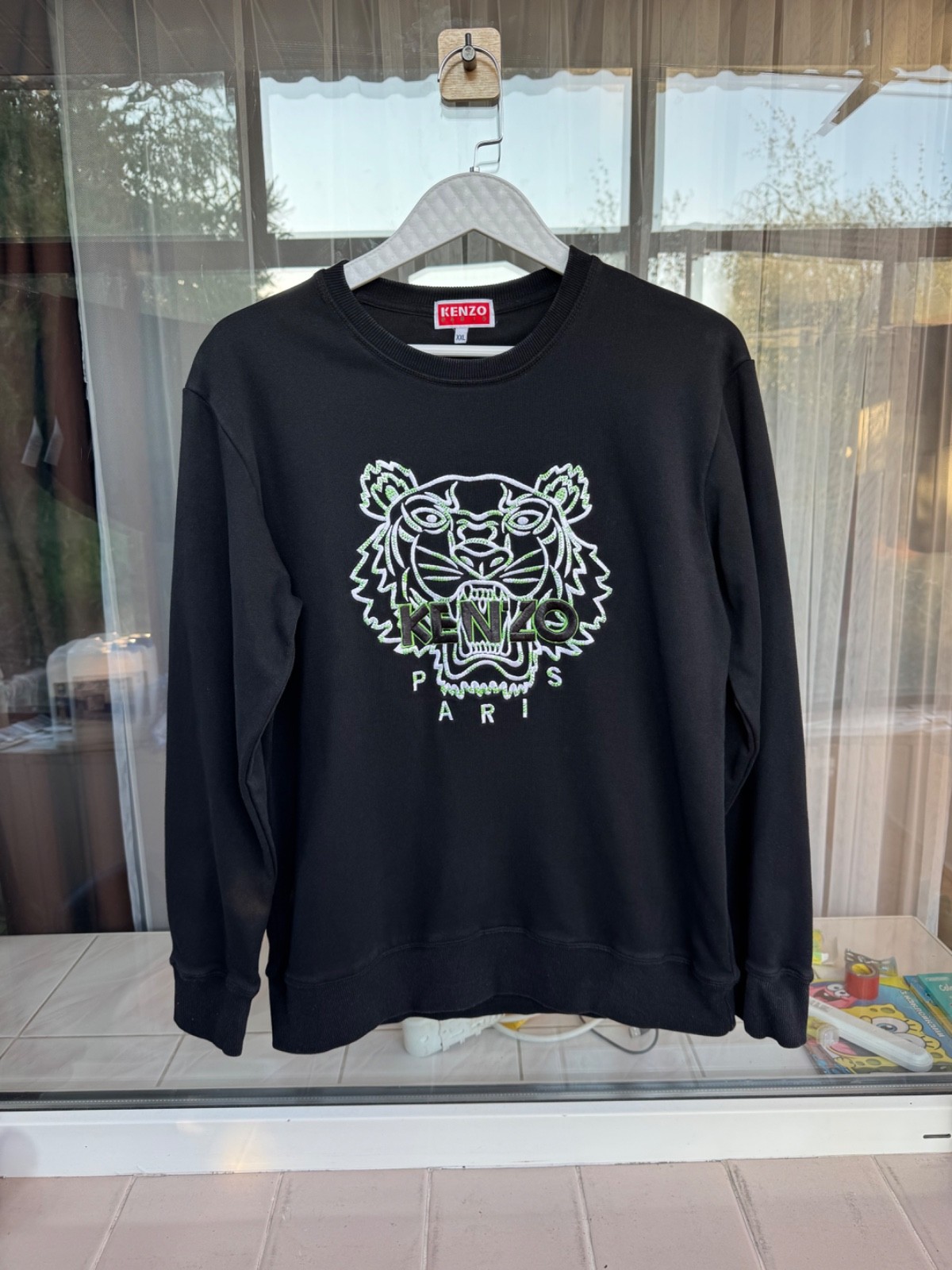 KENZO Paris Men\'s Black Embroidered Tiger Sweatshirt Size Medium Crew Neck KENZO Paris Men\'s Black Embroidered Tiger Sweatshirt Size Medium Crew Neck